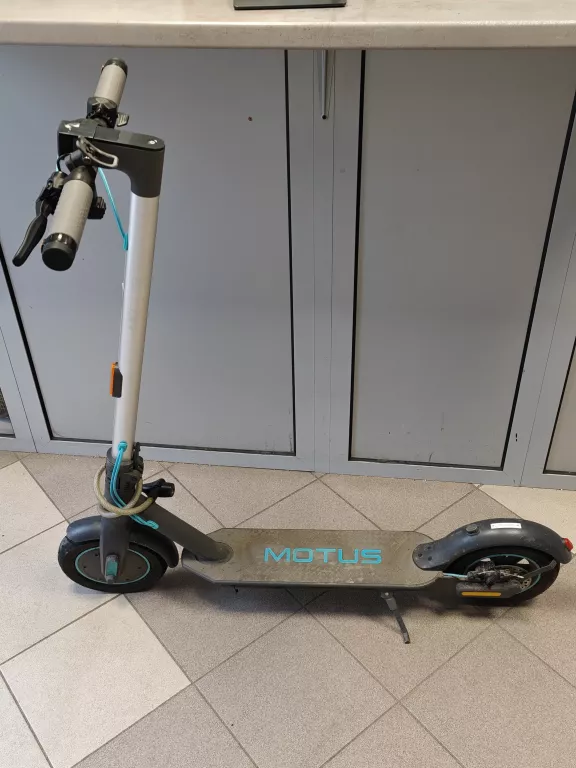 hulajnoga-elektryczna-motus-scooty-10-lite-gen5-350w-7800-mah-36v-20km-osiedle-teatralne-3u15-krakow