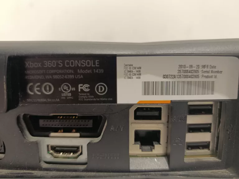 konsola-microsoft-xbox-360-s-model-1439-4-gb-zestaw-gry-w-zestawie-205998-385801