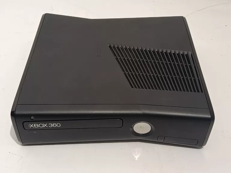 konsola-microsoft-xbox-360-s-model-1439-4-gb-zestaw-wersja-konsoli-205974-225542