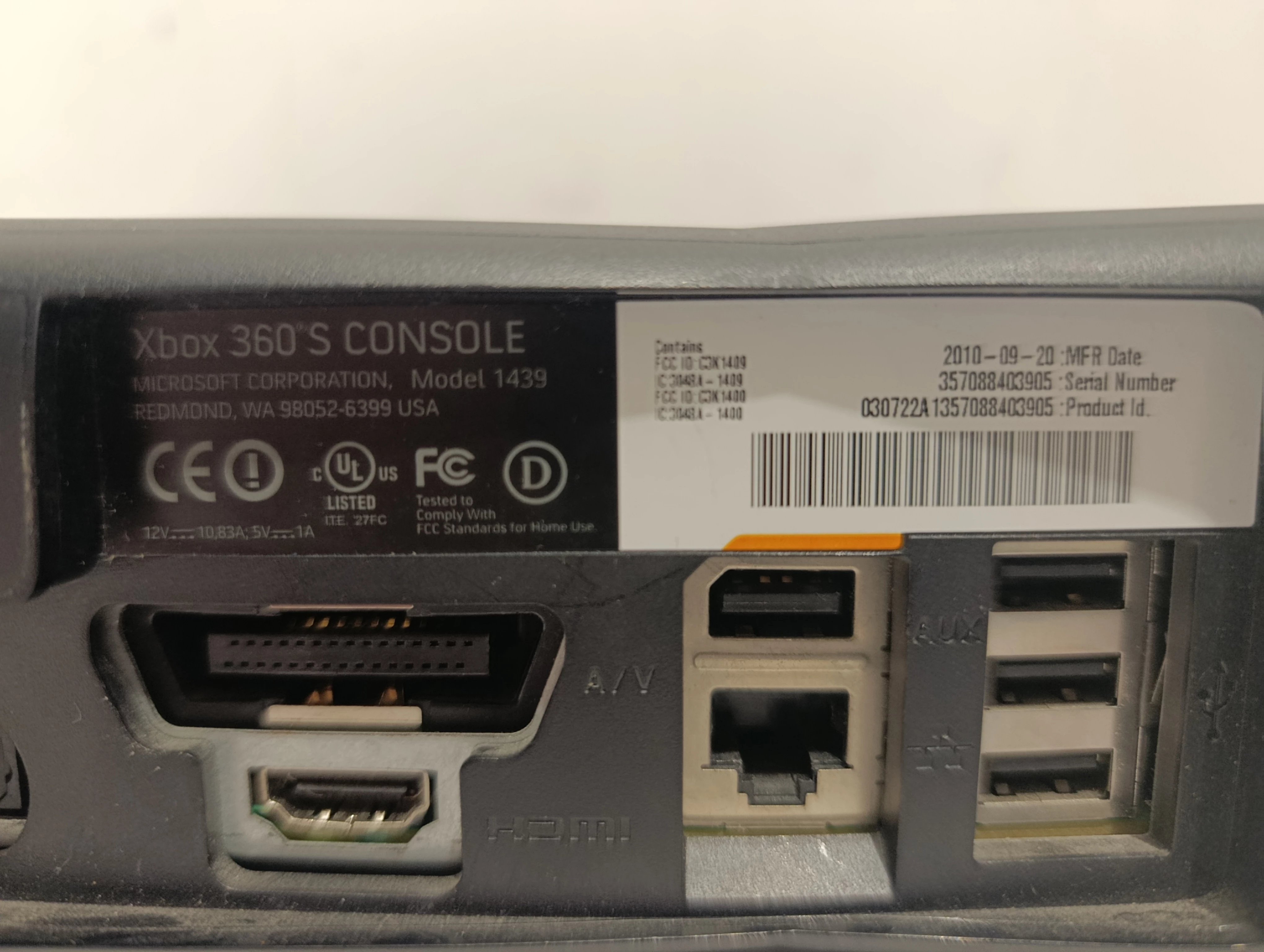 konsola-microsoft-xbox-360-s-model-1439-4-gb-zestaw-gry-w-zestawie-205998-385801