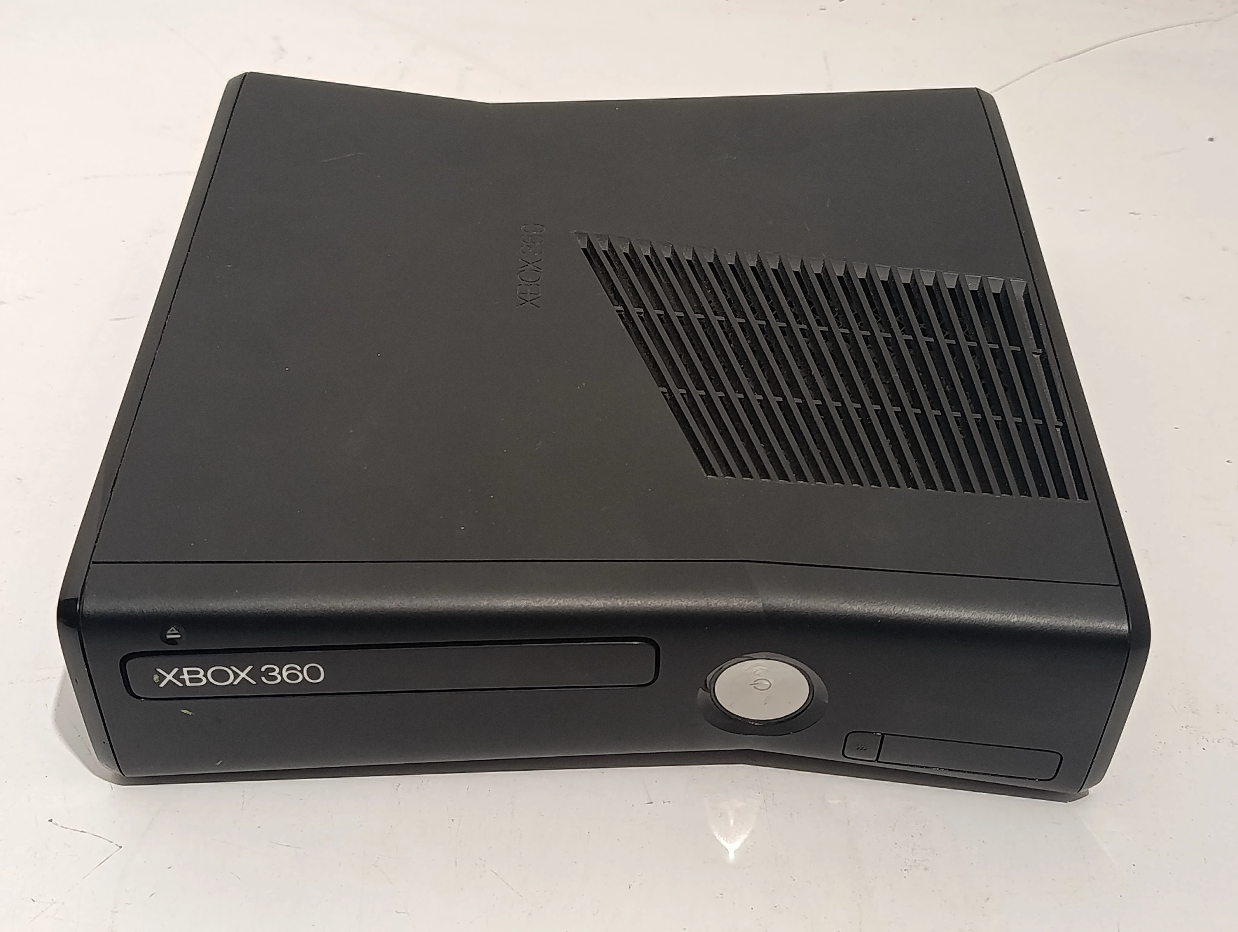 konsola-microsoft-xbox-360-s-model-1439-4-gb-zestaw-wersja-konsoli-205974-225542