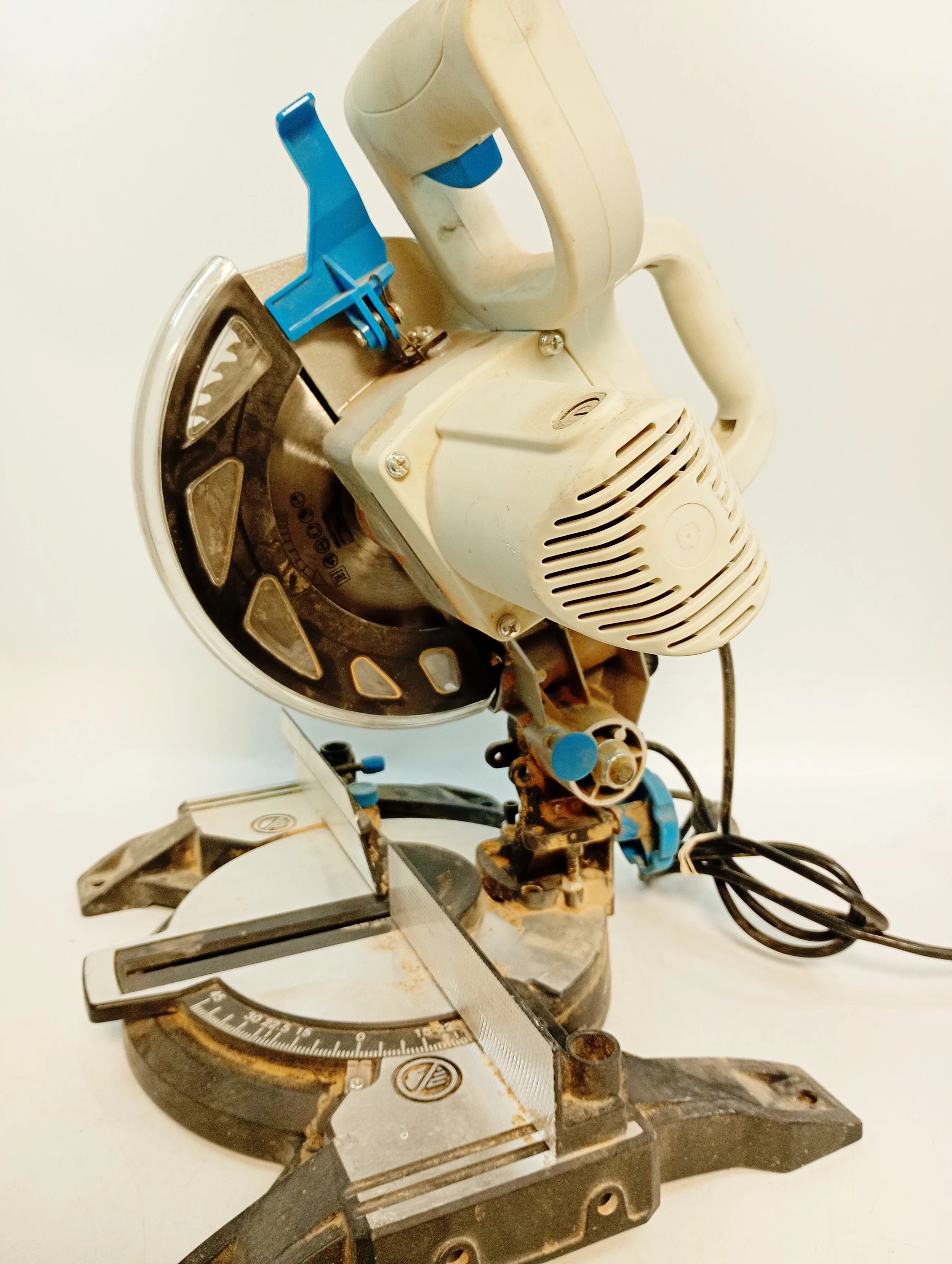 pila-ukosnica-macallister-1400-w-210-mm-srednica-tarczy-21000