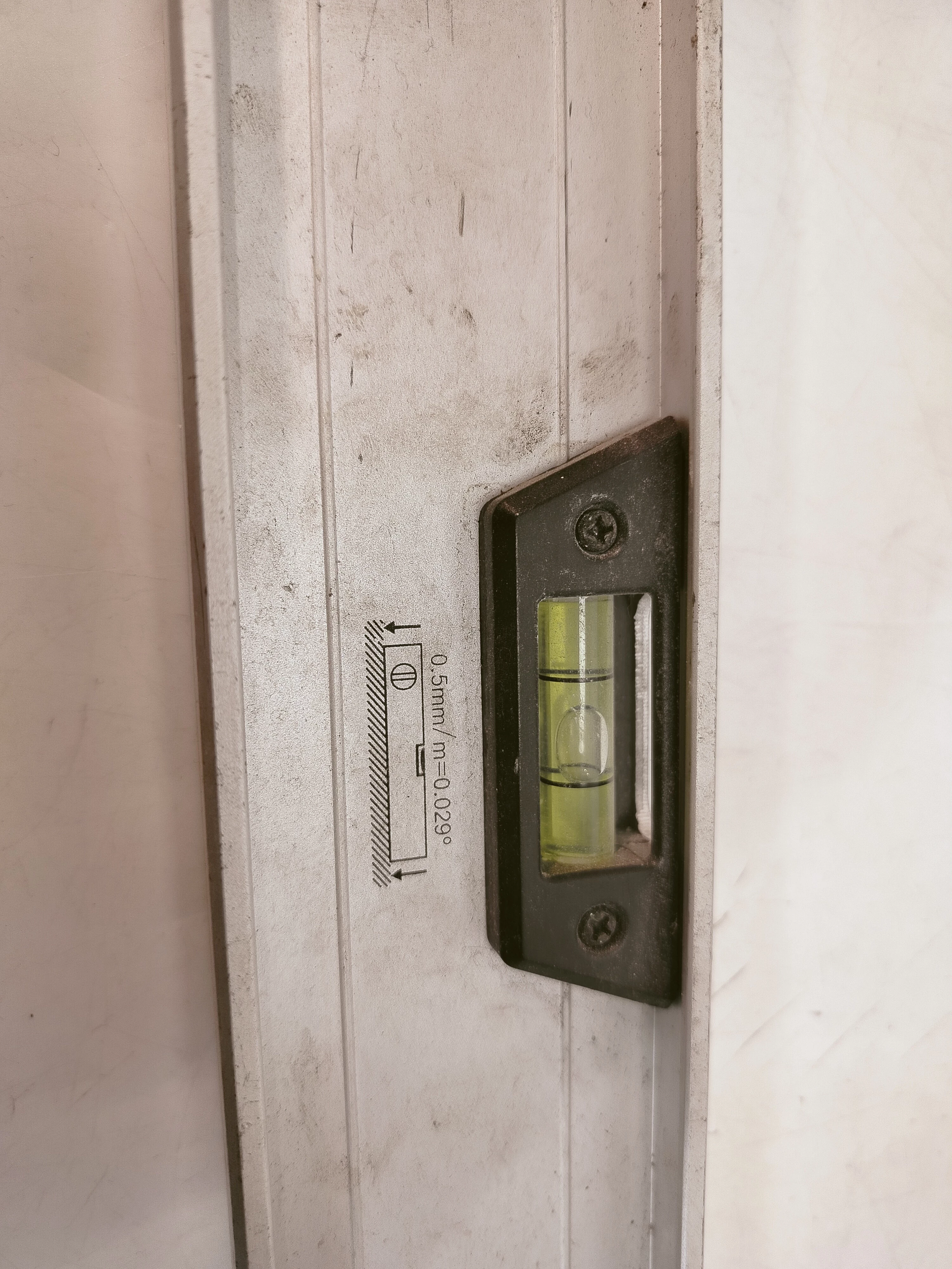 poziomica-1m-magnusson-product-id-8c334f9d-b2a3-4e29-b806-ca89bb3628f9