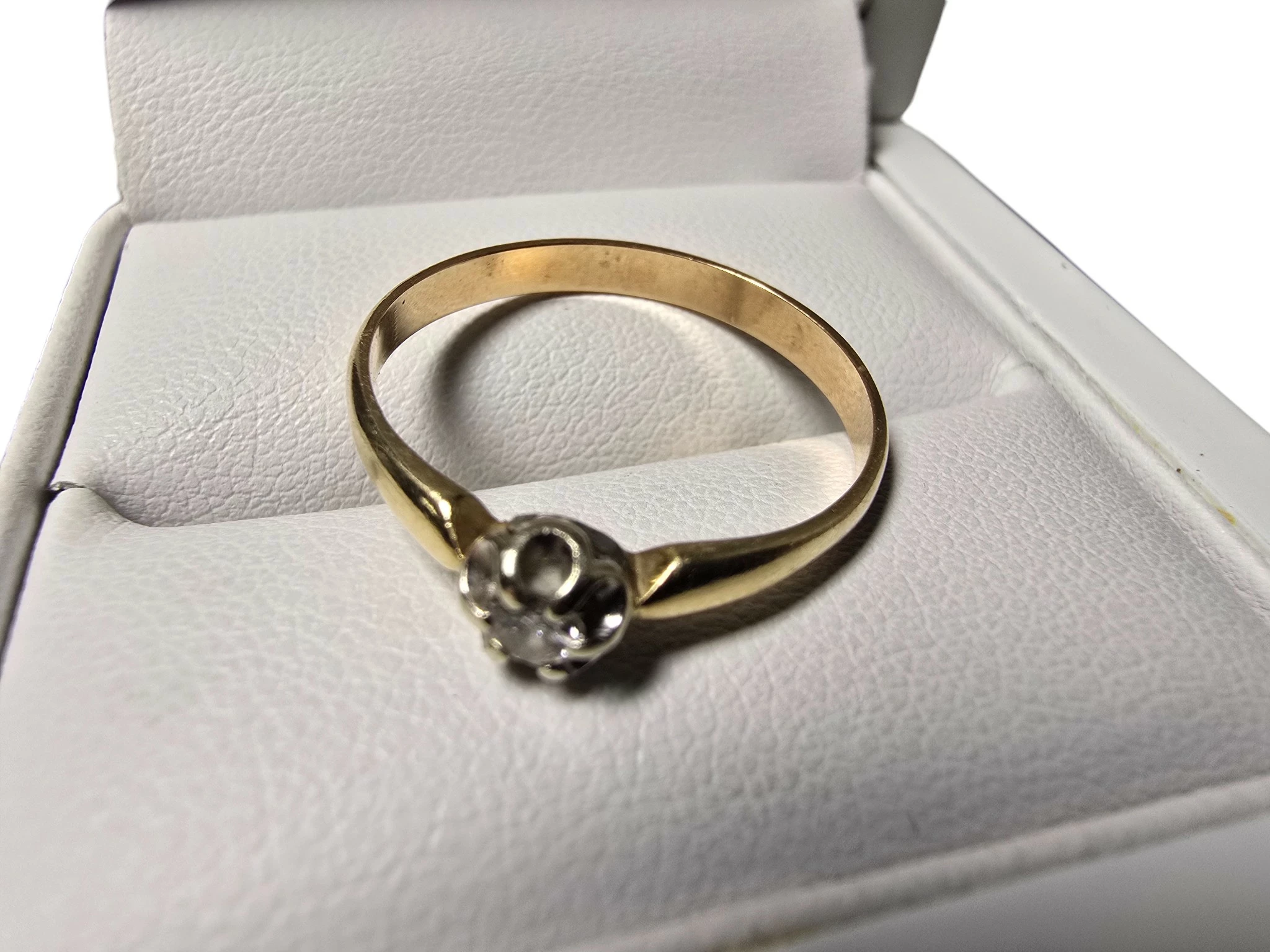 swietny-zloty-pierscionek-z-brylantem-170g-585-r19-rodzaj-2205-2