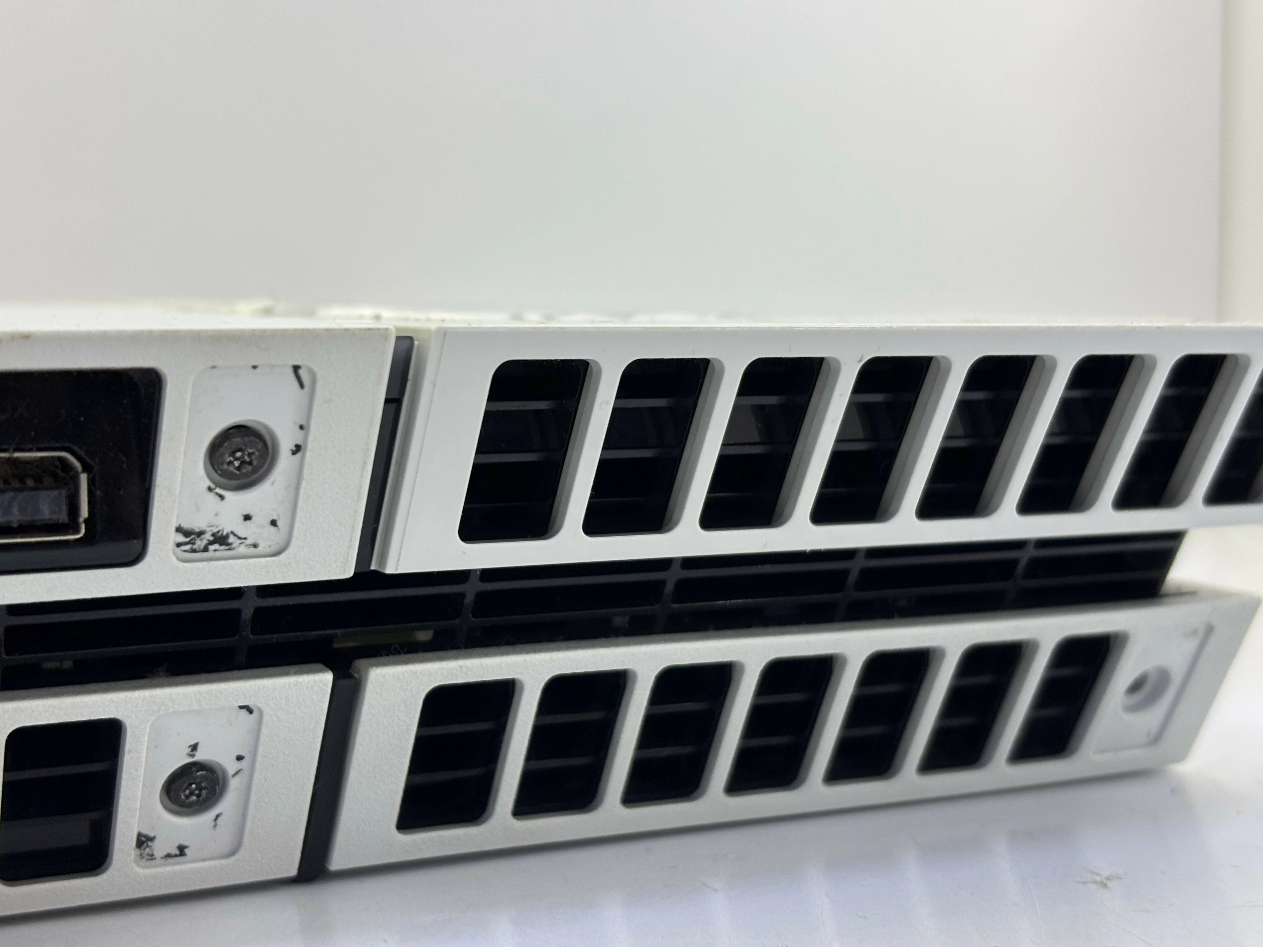 konsola-ps4-cuh-1116a-500gb-2-pady-okablowanie-stan-11323-2