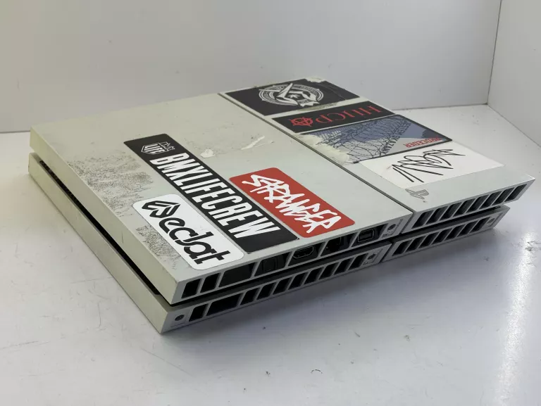 konsola-ps4-cuh-1116a-500gb-2-pady-okablowanie-kod-producenta-cuh-1116a