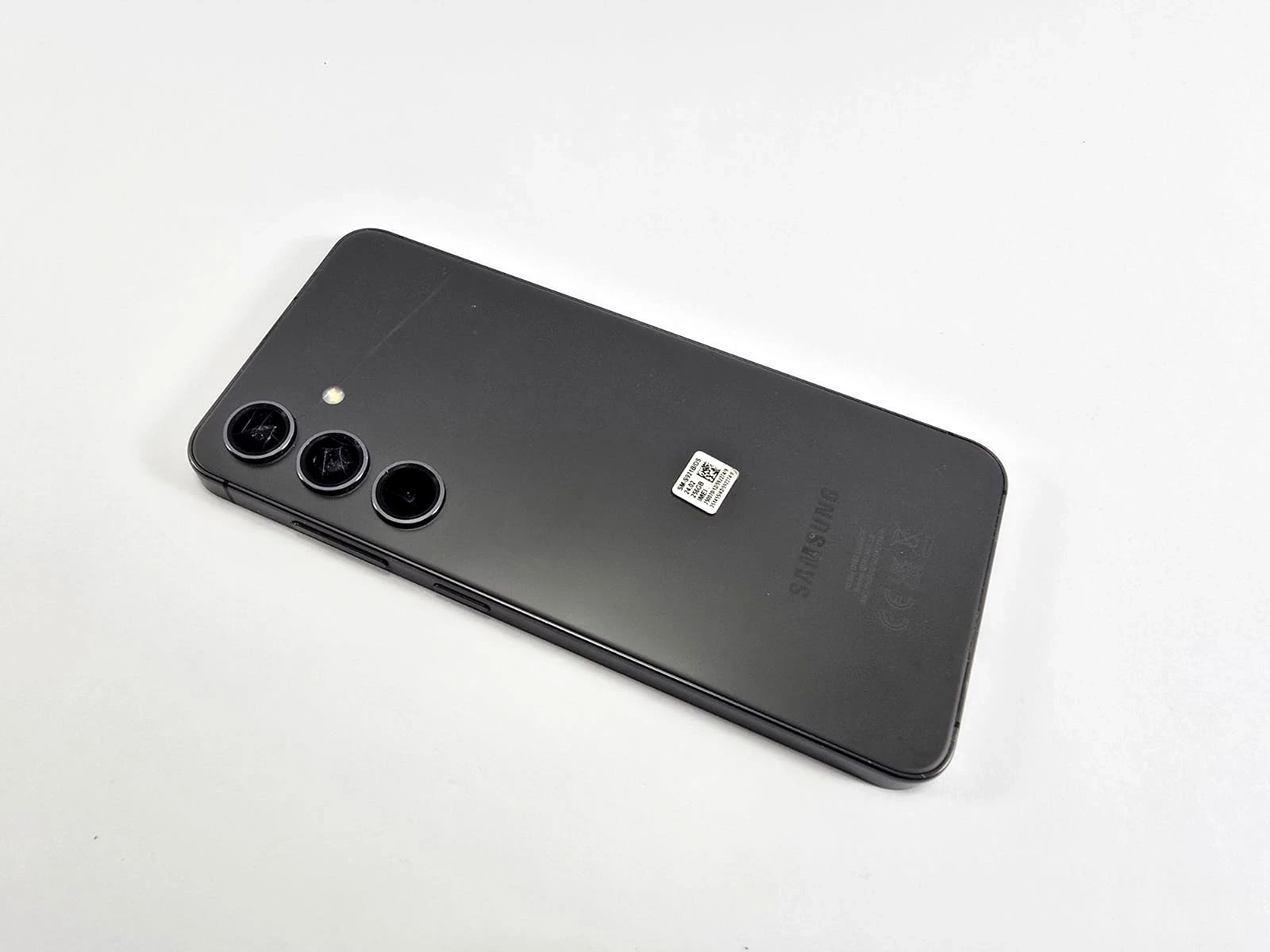 smartfon-samsung-galaxy-s24-8-gb-256-gb-5g-czarny-kod-producenta-sm-s921bzkgeue