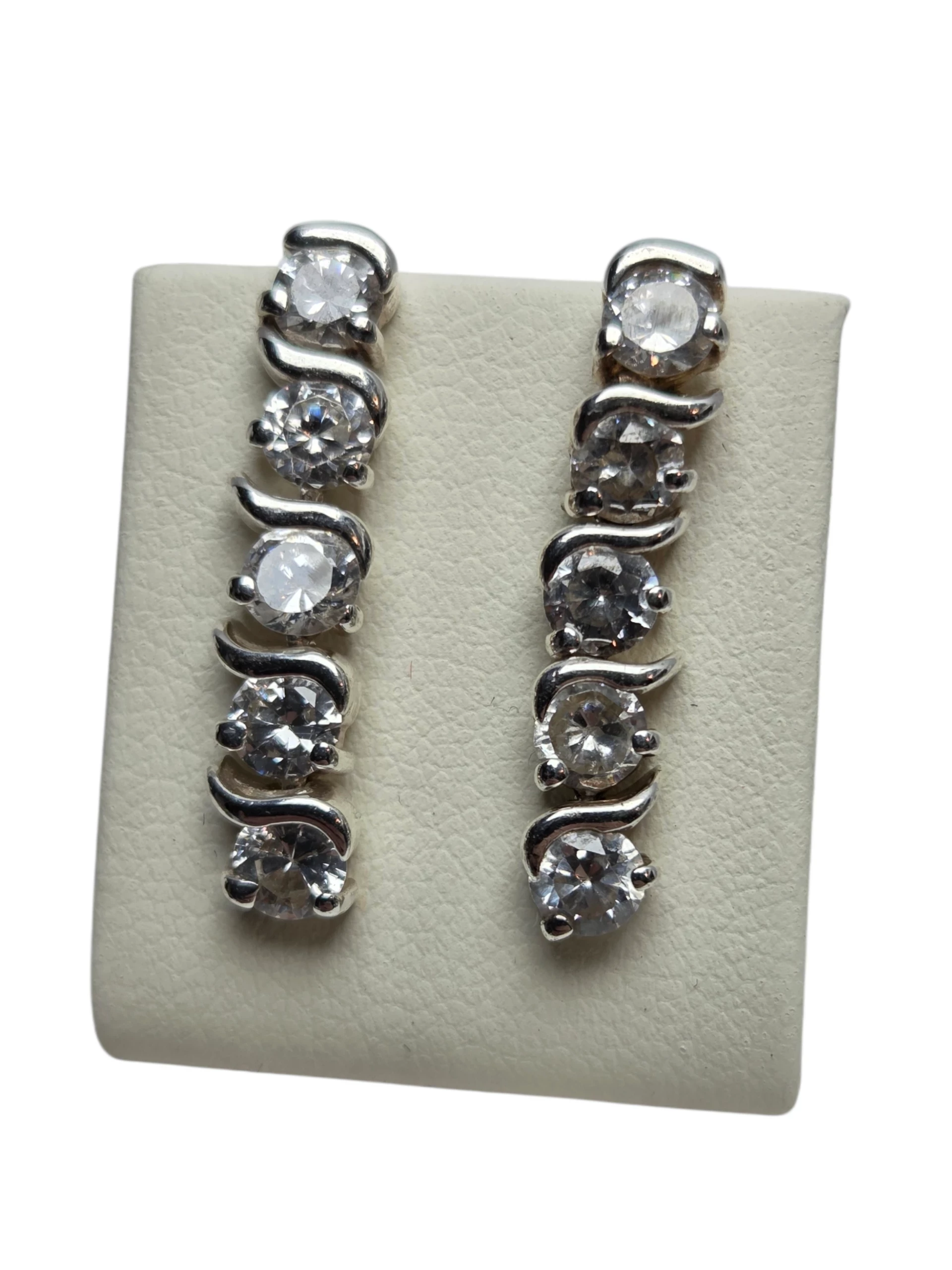 piekne-kolczyki-na-sztyft-wiszace-z-cyrkoniami-925p-395g-okrzei-191-pila