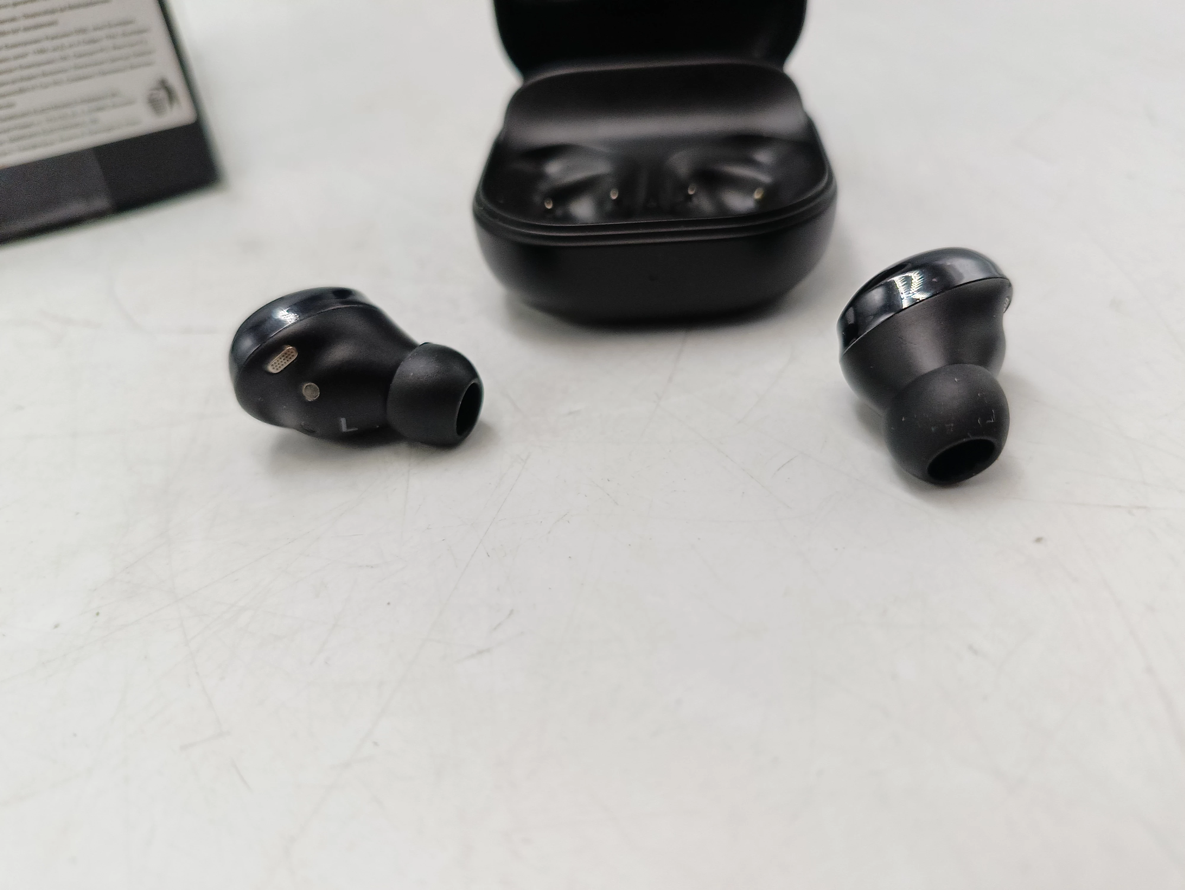 sluchawki-bluetooth-samsung-galaxy-buds-pro-stan-11323-2