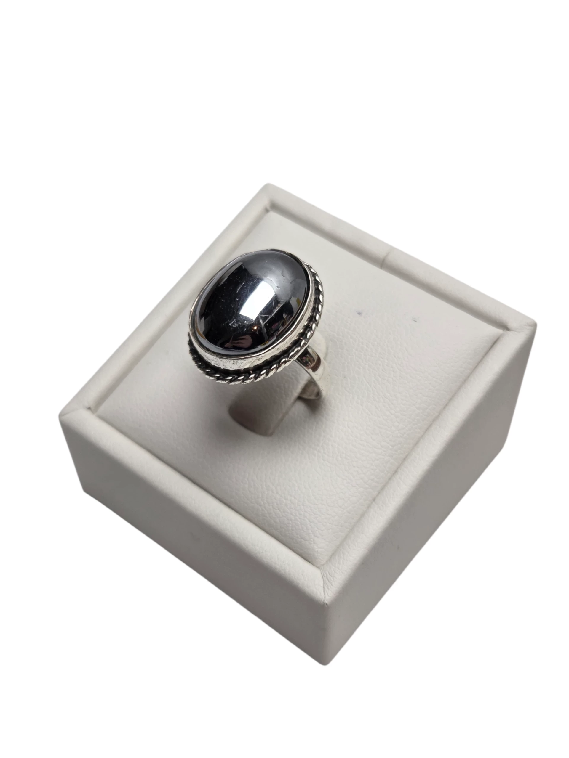 piekny-srebrny-pierscionek-925p-17r-653g-okrzei-191-pila