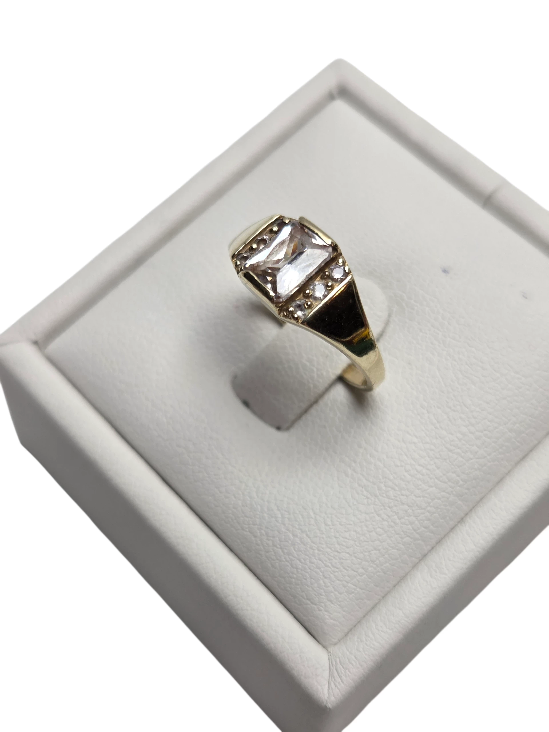 piekny-zloty-pierscionek-z-cyrkoniami-333p-12r-215g-rodzaj-2205-2