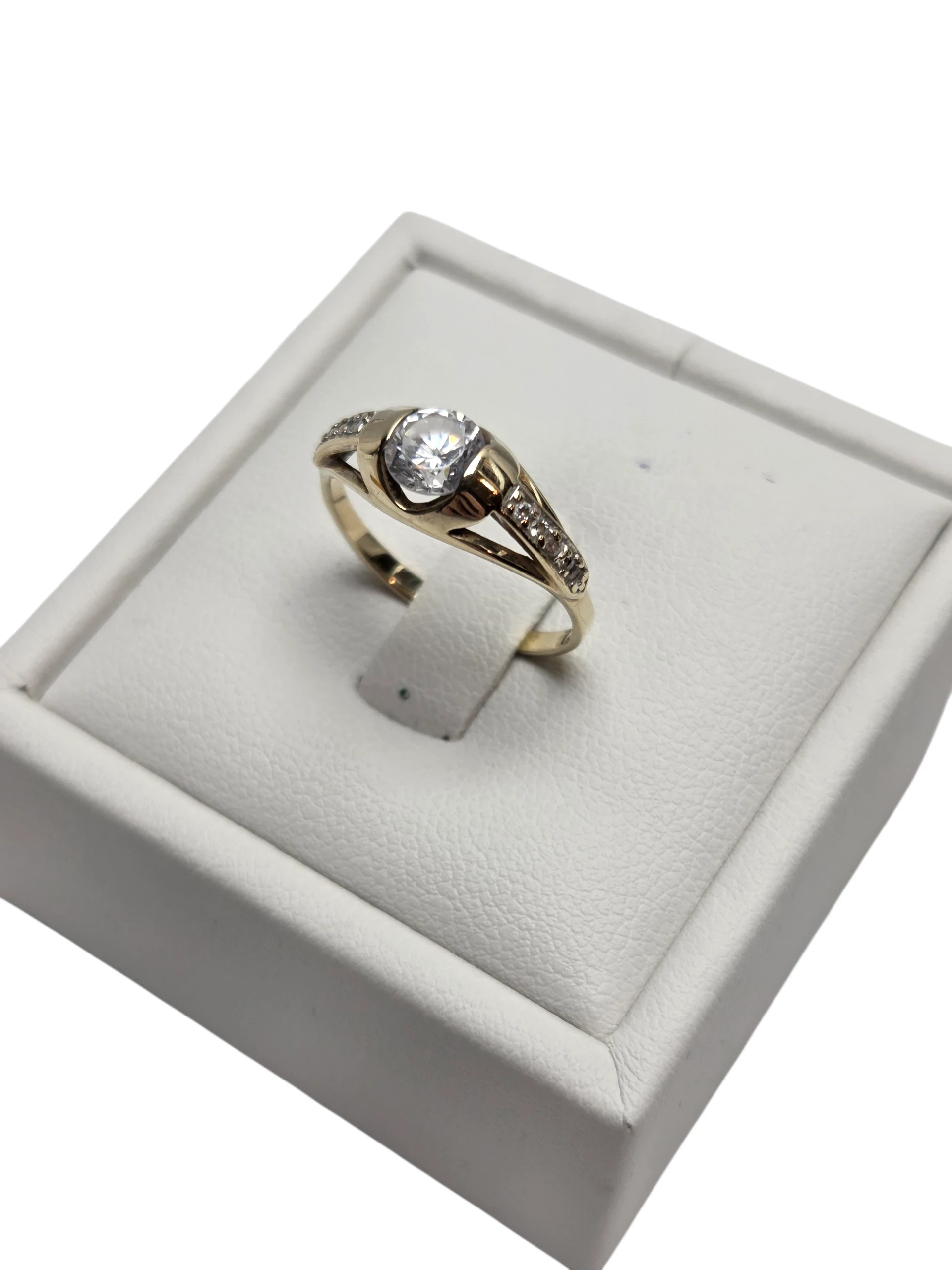 piekny-zloty-pierscionek-z-cyrkoniami-333p-13r-184g-okrzei-191-pila