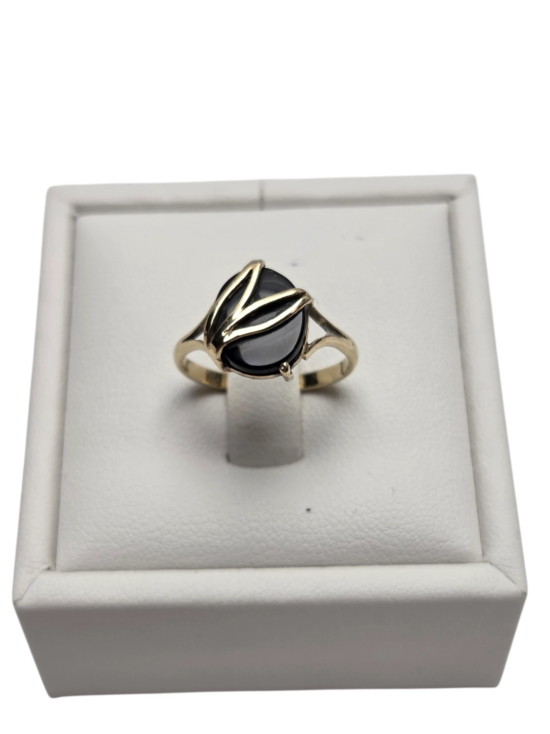 piekny-zloty-pierscionek-z-onyksem-333p-12r-171g-okrzei-191-pila