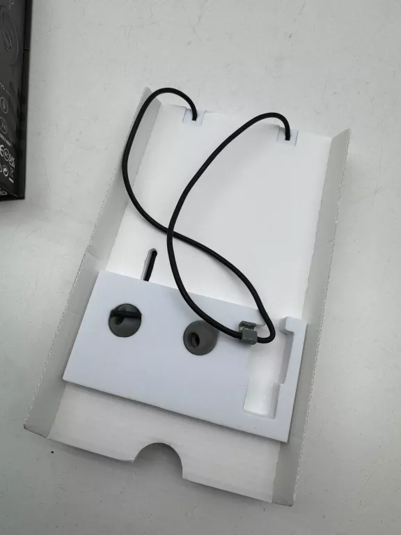 sluchawki-jbl-endurance-run-bt-stan-11323-2