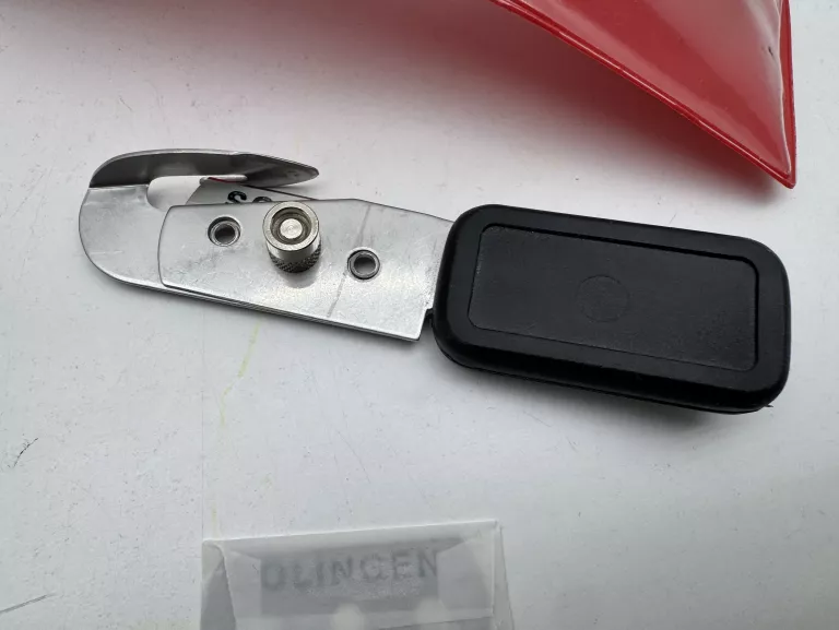 nozyk-hakowy-dwustronny-do-tapet-stan-11323-2