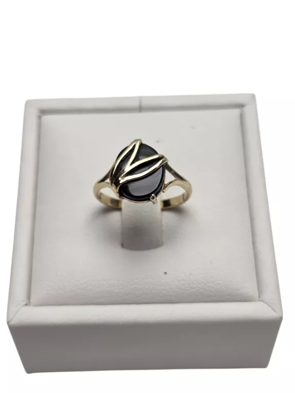 piekny-zloty-pierscionek-z-onyksem-333p-12r-171g-okrzei-191-pila