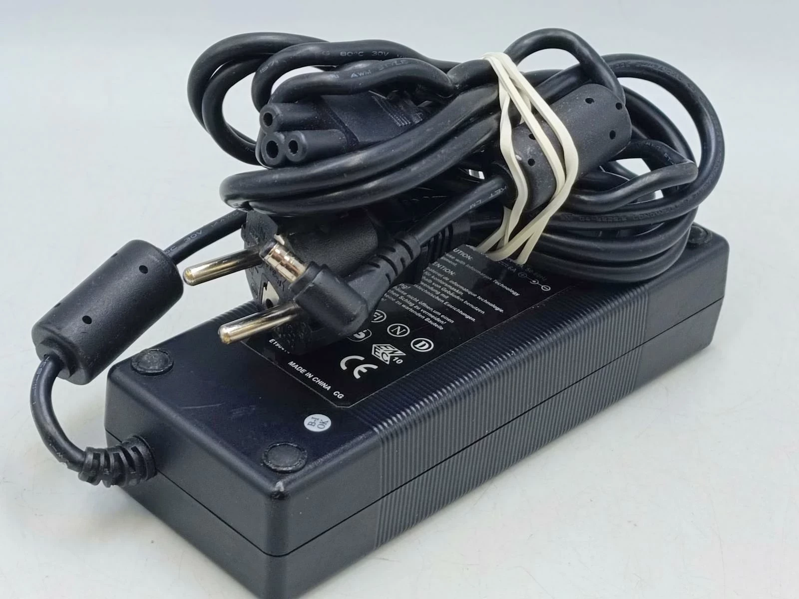 stacja-dokujaca-thunderbolt-ugreen-u710-bronowicka-80-krakow