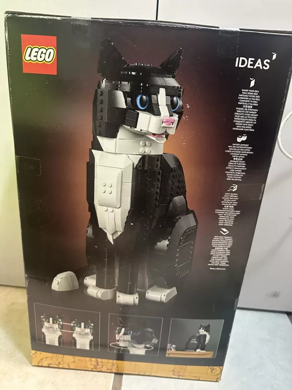 lego-tuxedo-cat-stan-11323-2