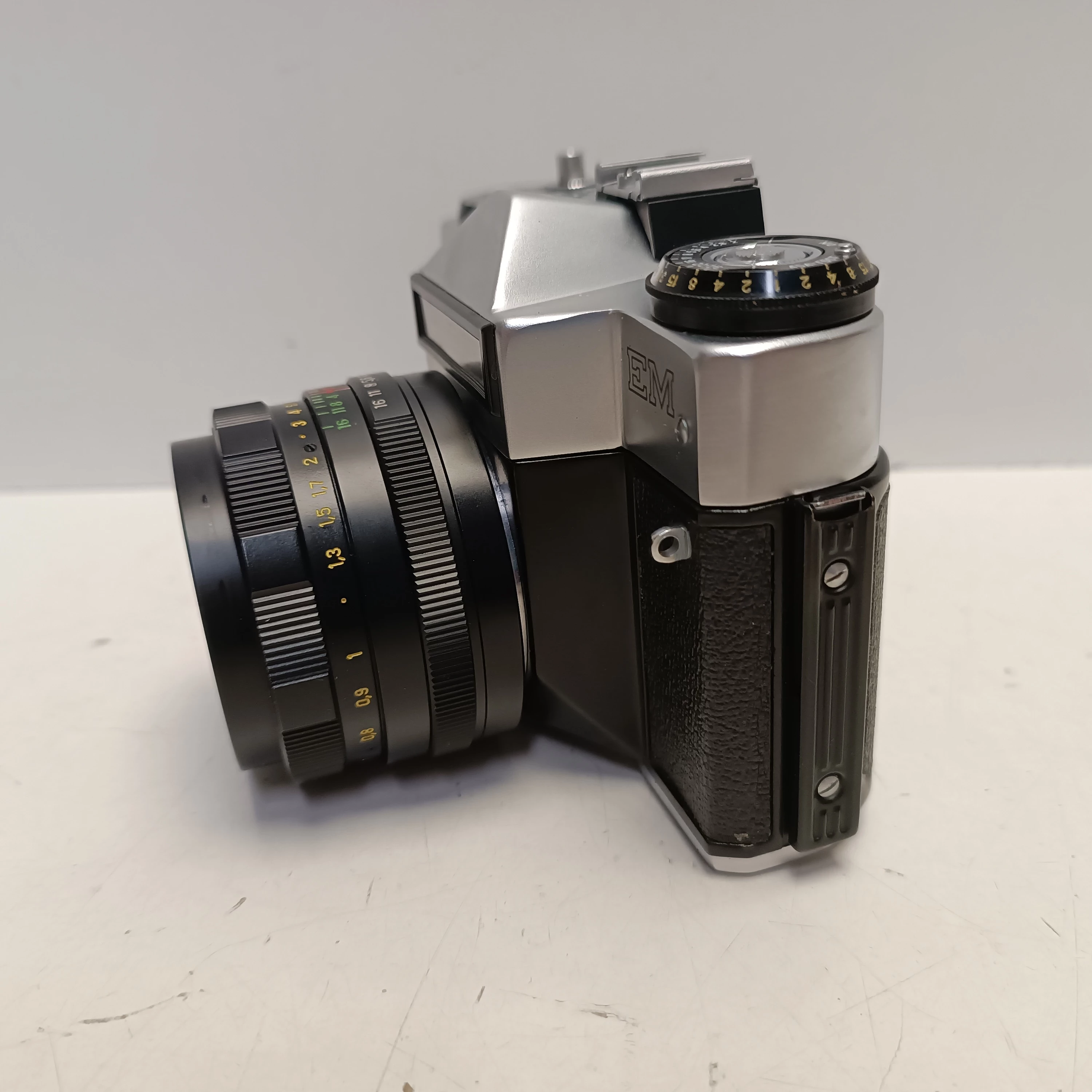 aparat-fotograficzny-zenit-em-z-obiektywem-helios-44m-osiedle-teatralne-3u15-krakow