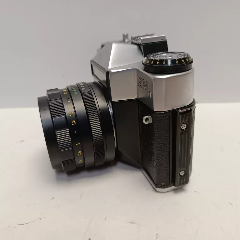 aparat-fotograficzny-zenit-em-z-obiektywem-helios-44m-osiedle-teatralne-3u15-krakow