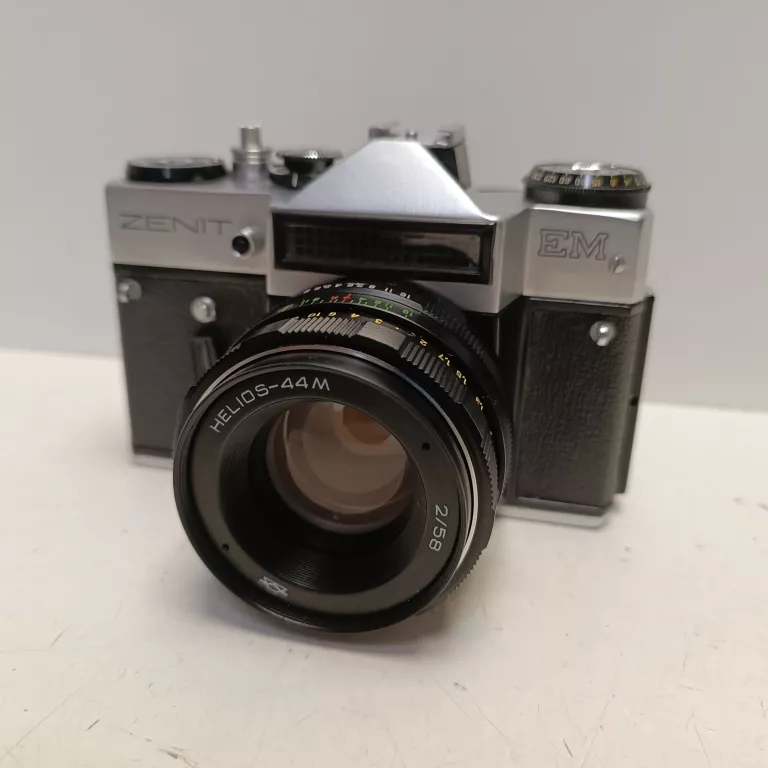 aparat-fotograficzny-zenit-em-z-obiektywem-helios-44m-stan-11323-253798
