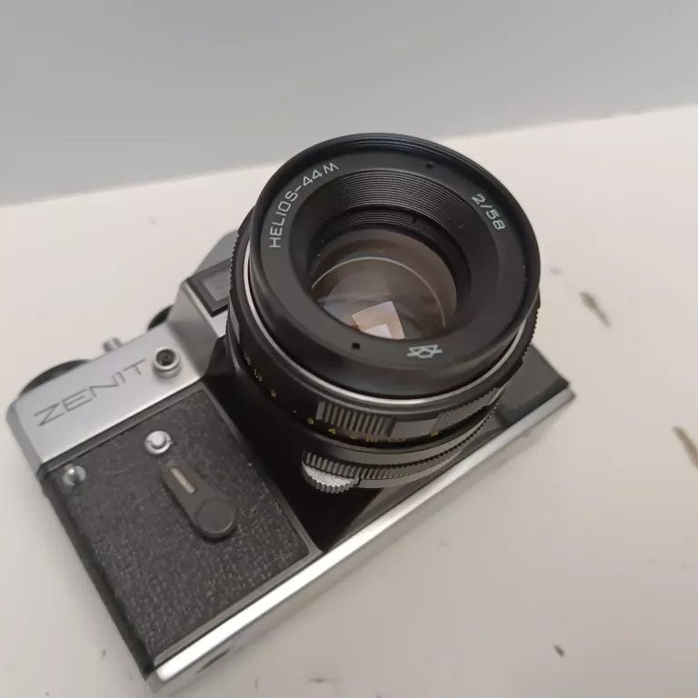 aparat-fotograficzny-zenit-em-z-obiektywem-helios-44m-osiedle-teatralne-3u15-krakow