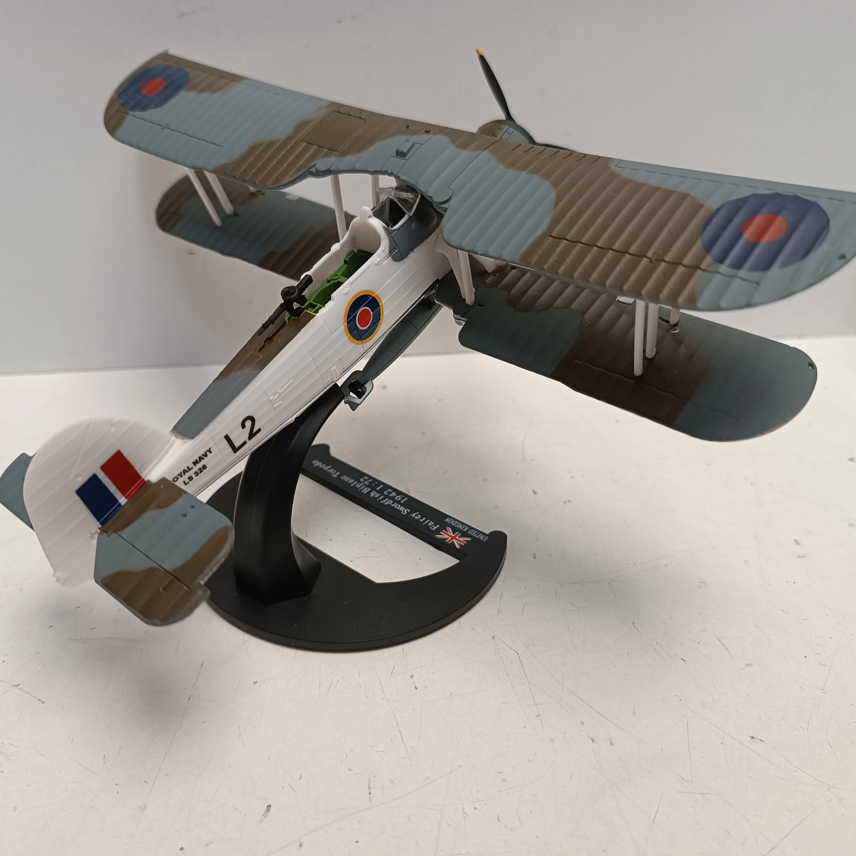 172-diecast-military-model-fairey-swordfish-biplane-torpedo-bomber-aircra-osiedle-teatralne-3u15-krakow