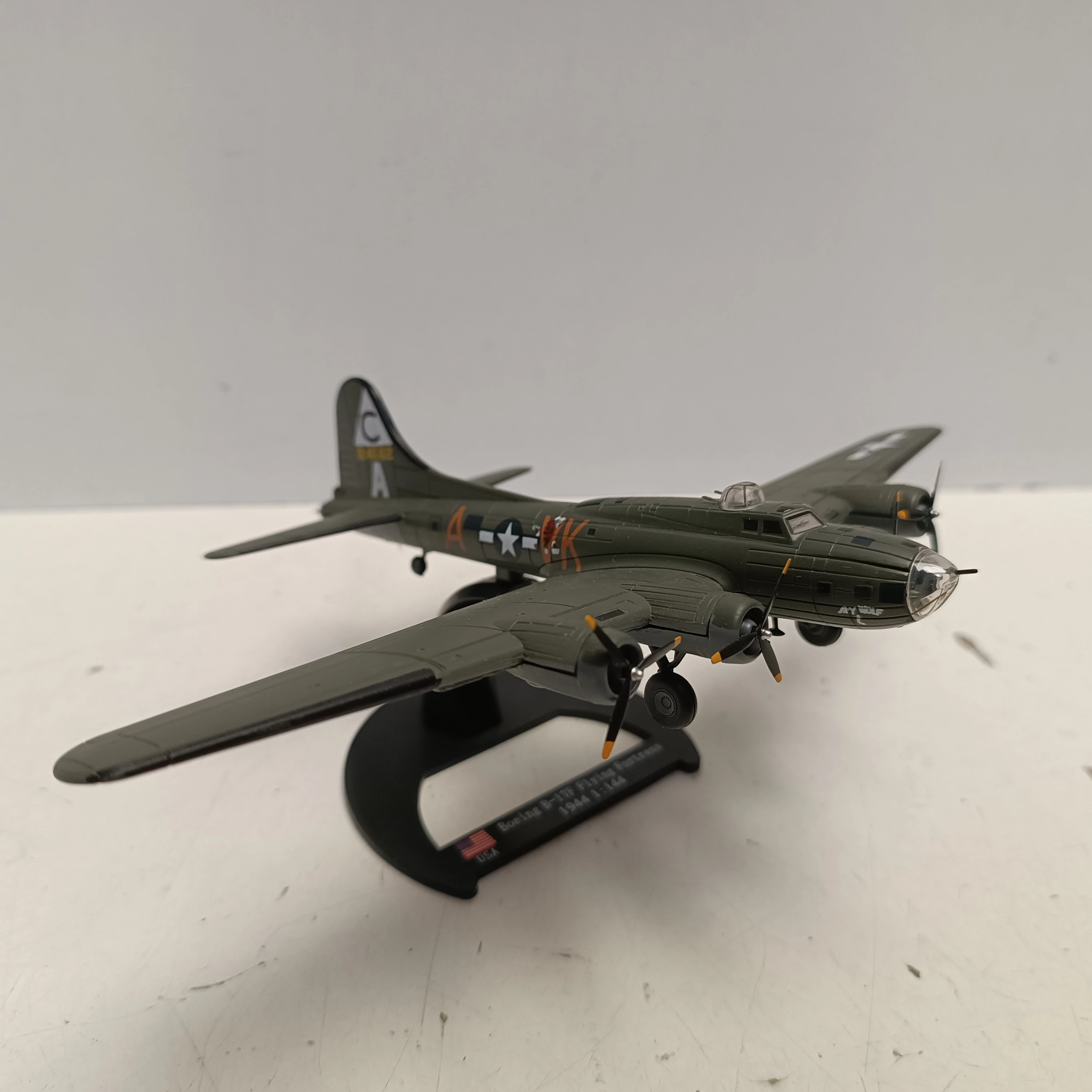 1144-wwii-boeing-b-17f-flying-fortress-bomber-model-diecast-military-coll-osiedle-teatralne-3u15-krakow