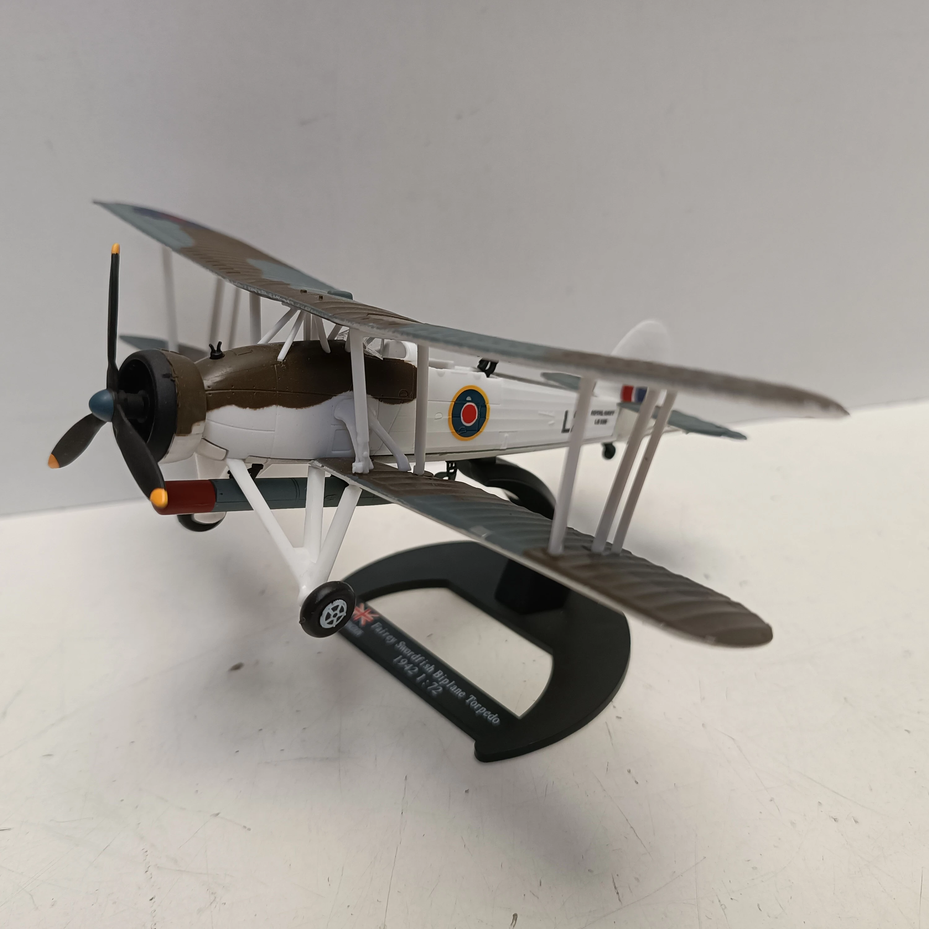 172-diecast-military-model-fairey-swordfish-biplane-torpedo-bomber-aircra-osiedle-teatralne-3u15-krakow