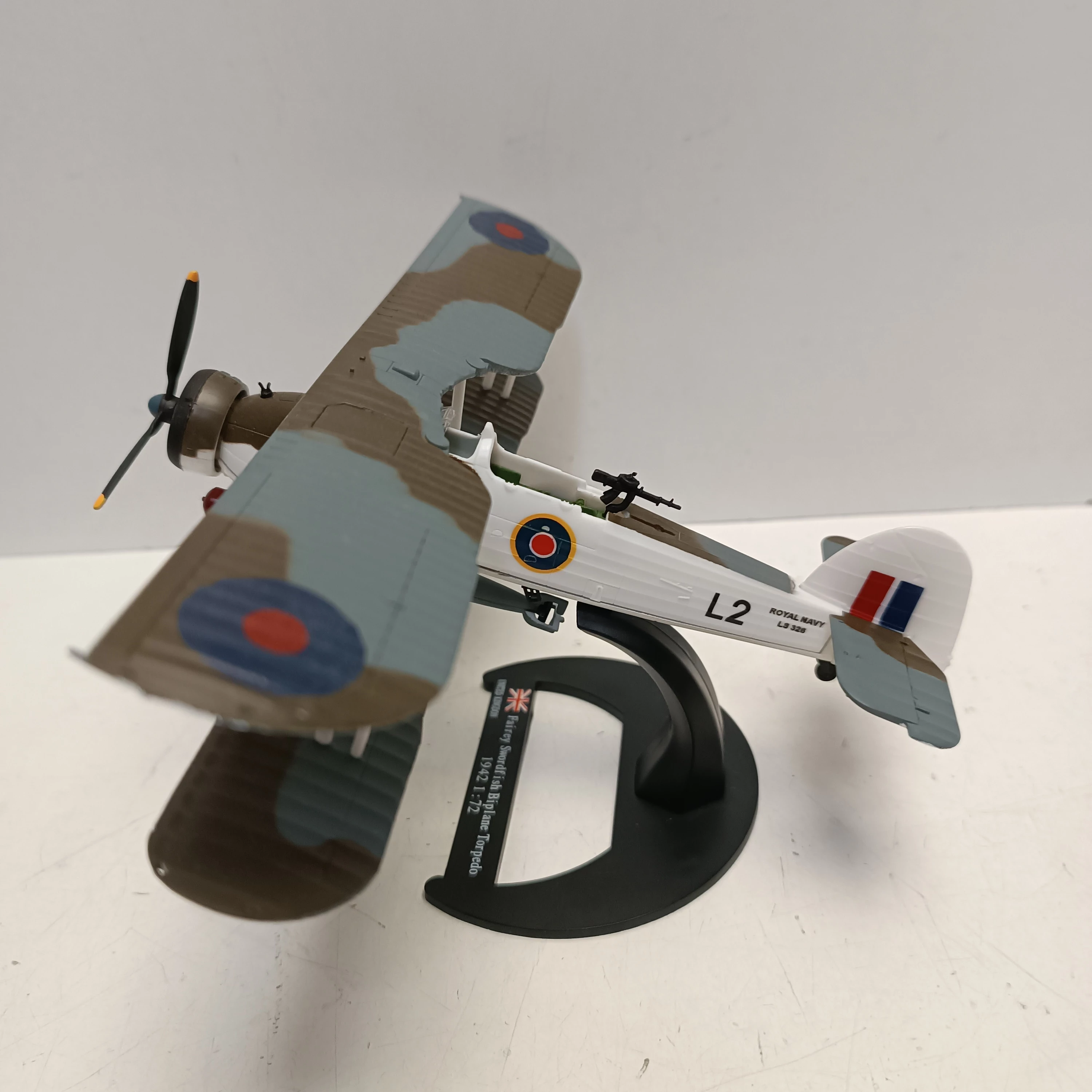 172-diecast-military-model-fairey-swordfish-biplane-torpedo-bomber-aircra-stan-11323-2