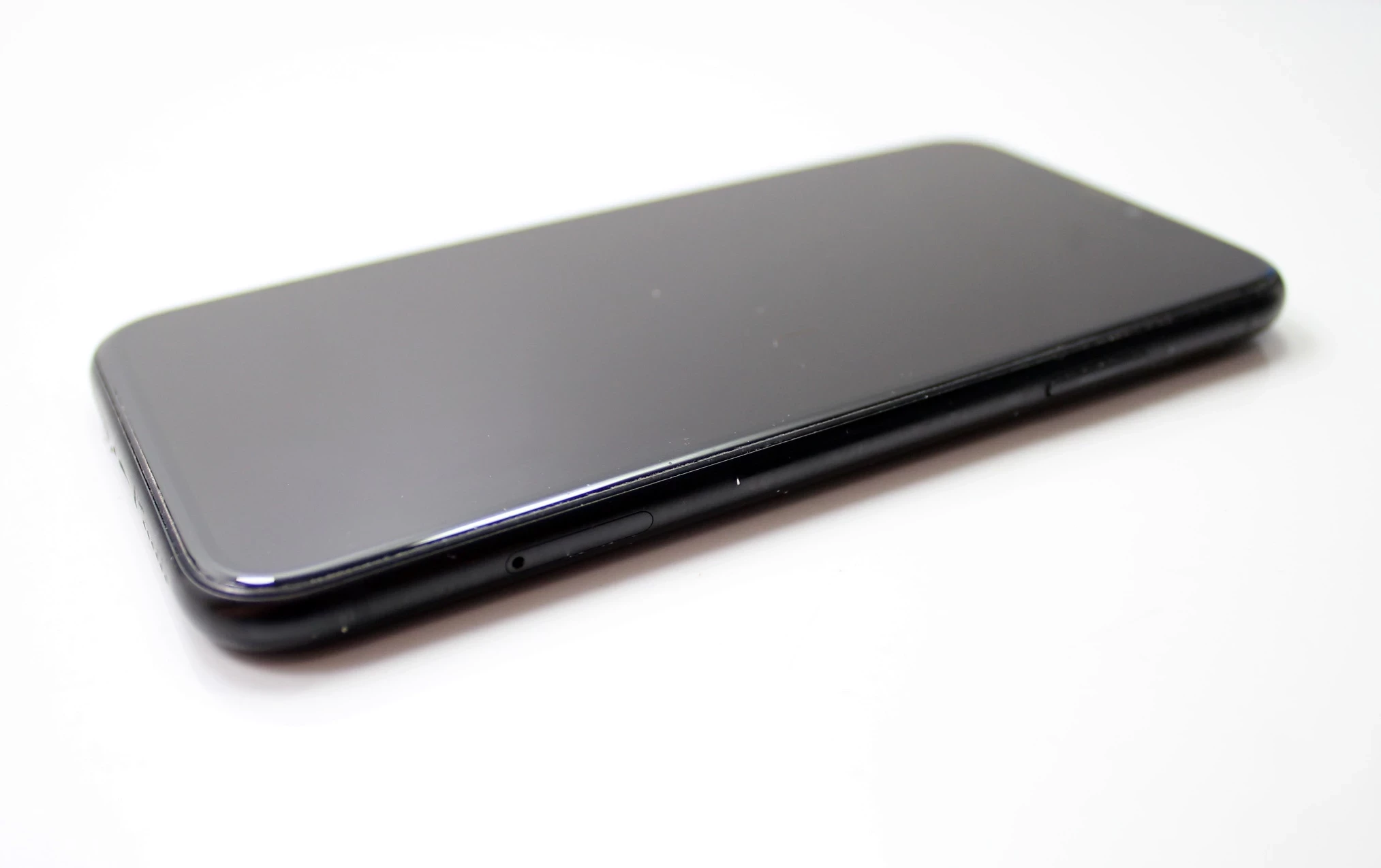 apple-iphone-xr-64gb-stan-11323-2