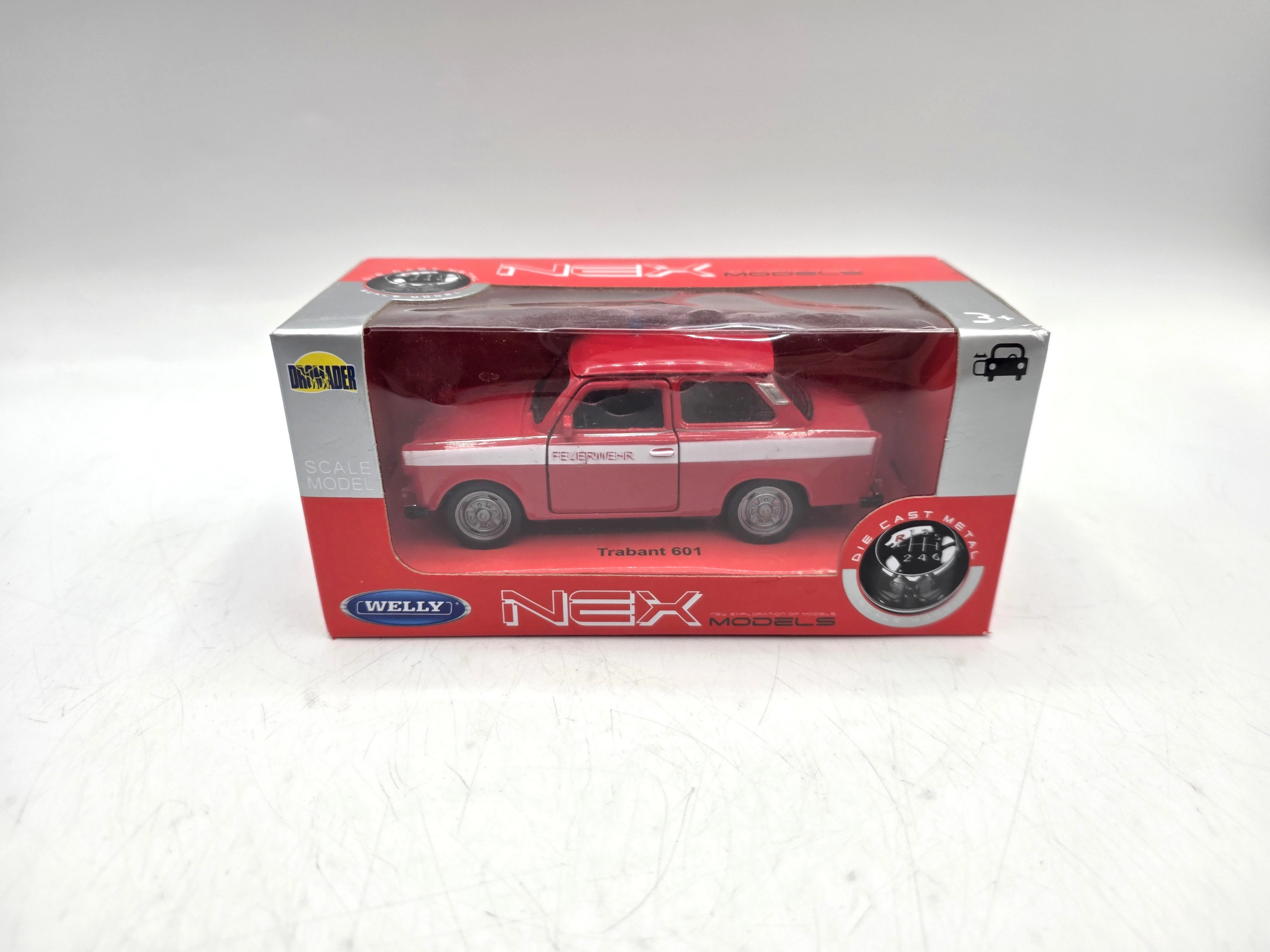 metalowe-autko-trabant-straz-pozarna-niemiecka-w-skali-124-welly-nex-3-maja-48-poznan-ska-x