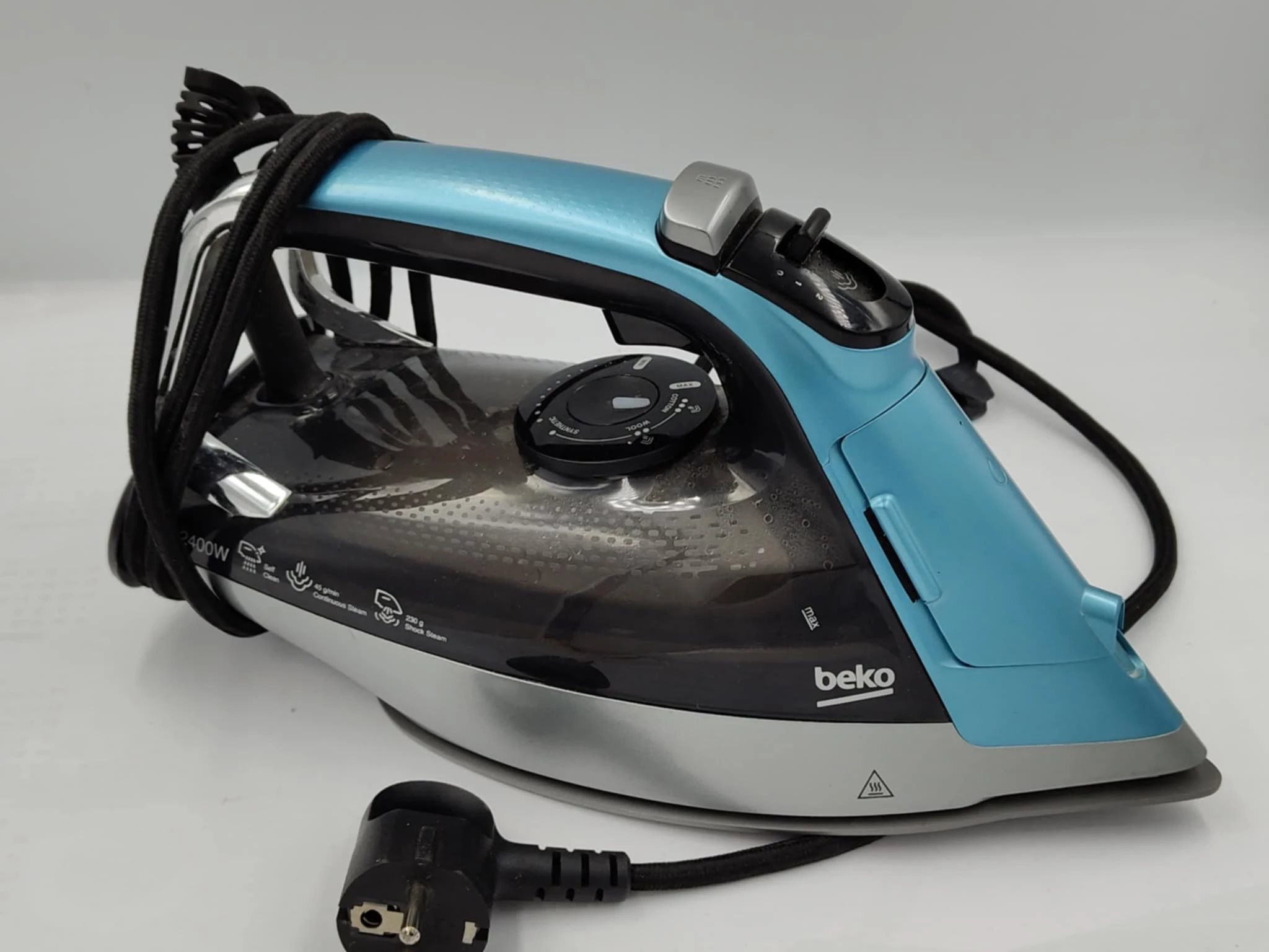 zelazko-przewodowe-beko-futureiron-sim-5124e-2400w-model-sim5124e