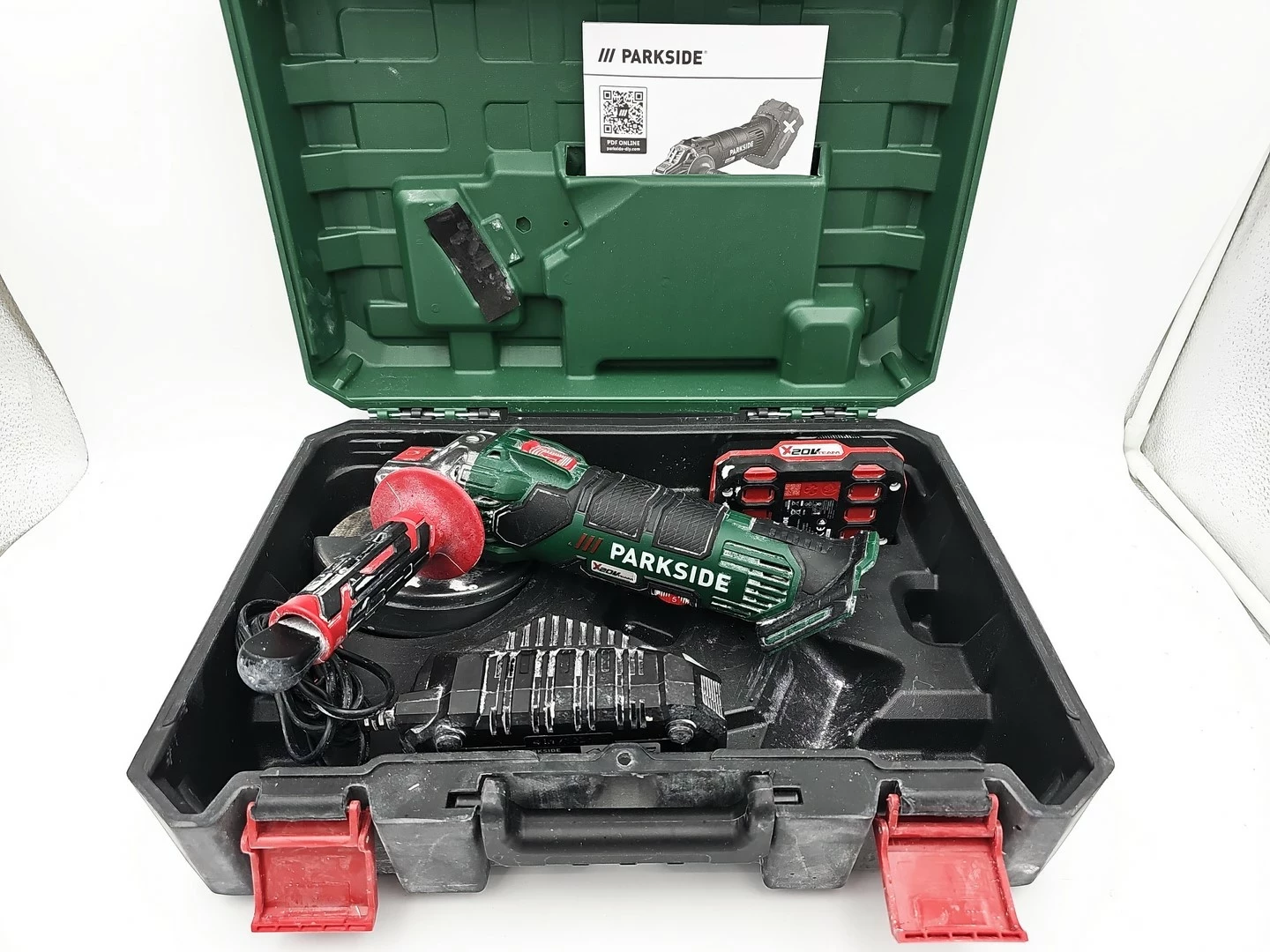 szlifierka-katowa-akumulatorowa-parkside-pwsa-li-f4-komplet-walizka-ean-gtin-4052916177976