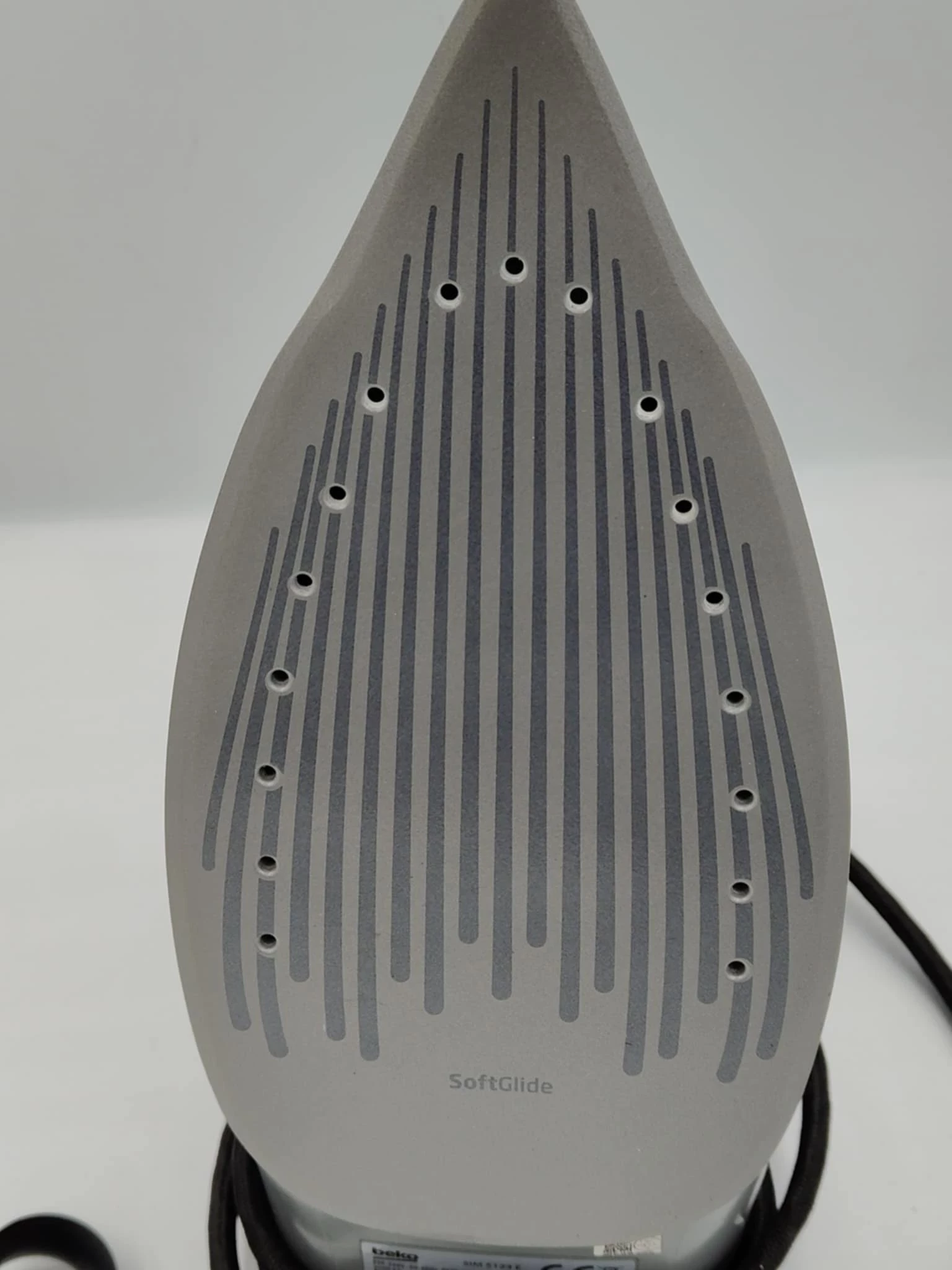 zelazko-przewodowe-beko-futureiron-sim-5124e-2400w-moc-240000