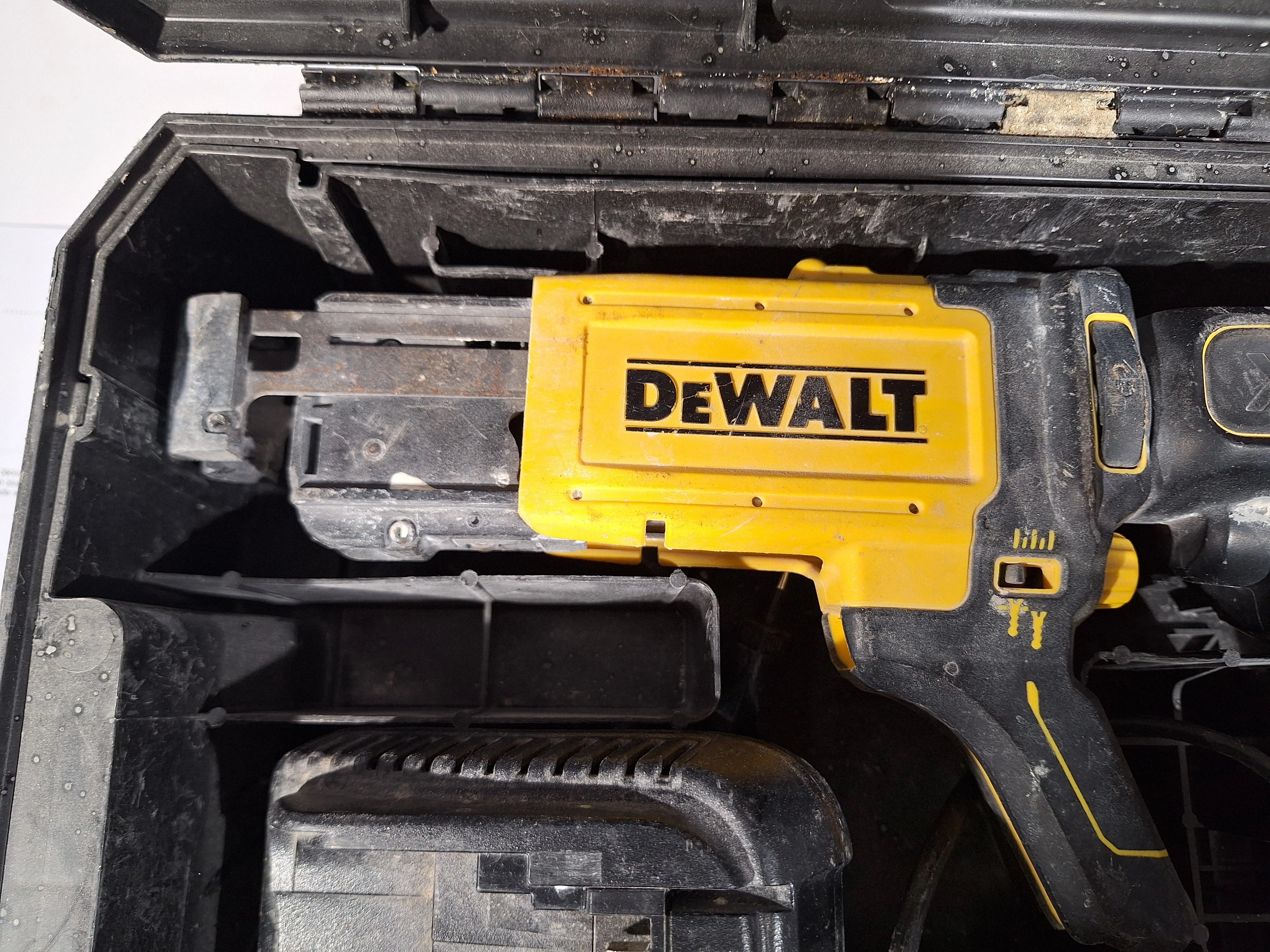 zestaw-dewolt-2-walizk-pilai-dws52018v-wkretarka-dcf6202dws520-stan-11323-2