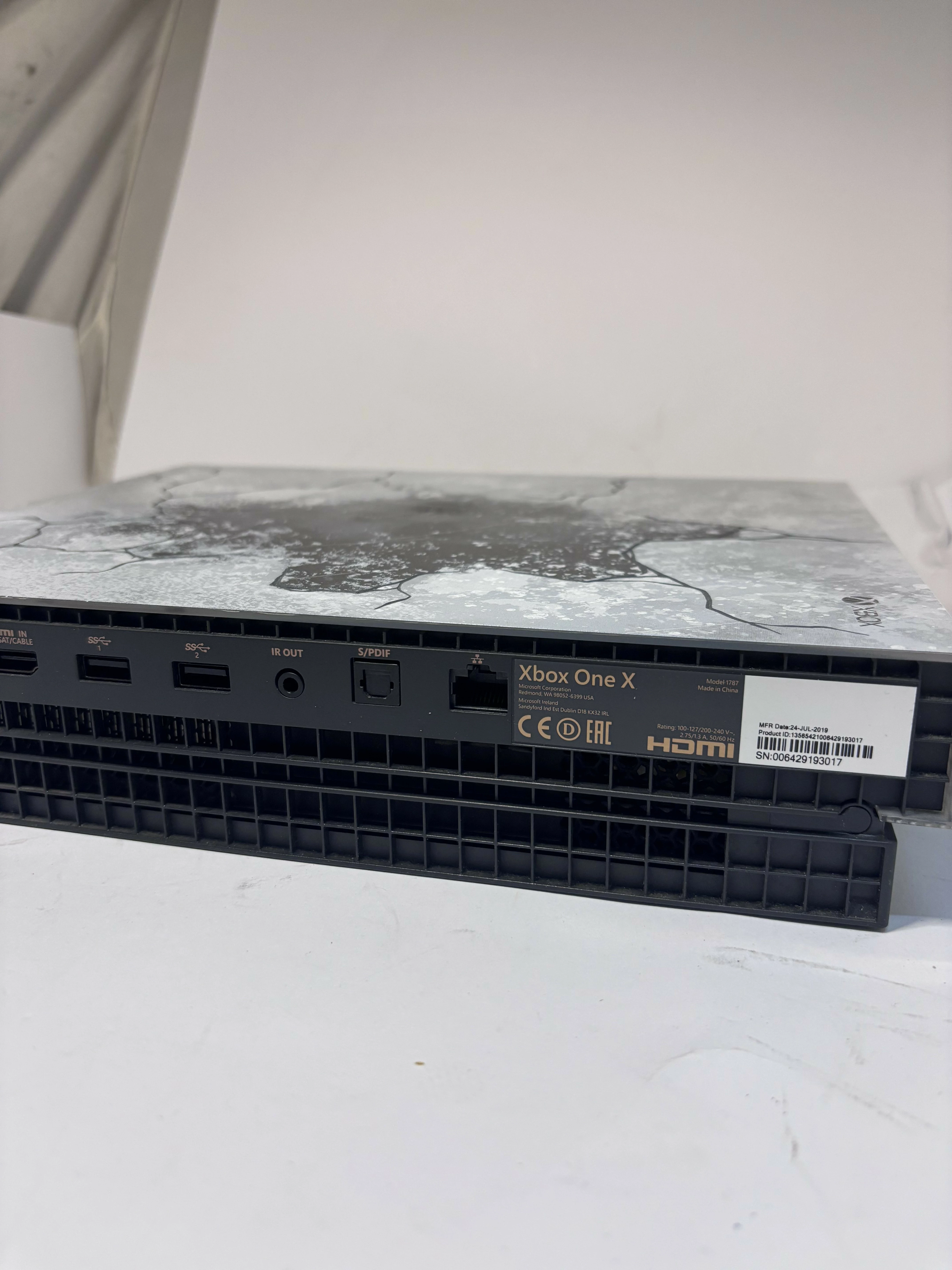 konsola-xbox-one-x-edycja-gears-of-war-zestaw-wersja-konsoli-130591-225650