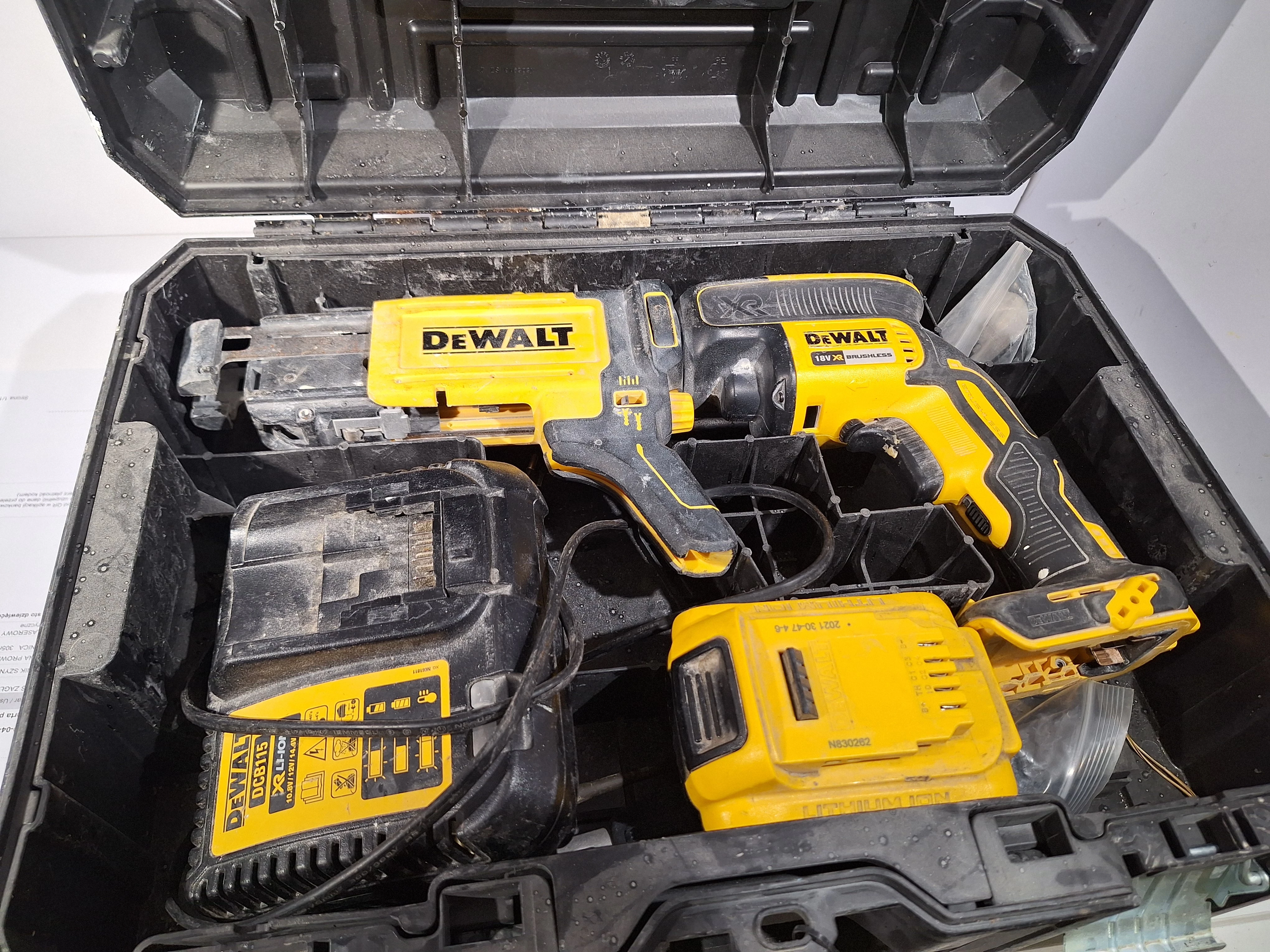 zestaw-dewolt-2-walizk-pilai-dws52018v-wkretarka-dcf6202dws520-kod-producenta-dws520ktr-qs