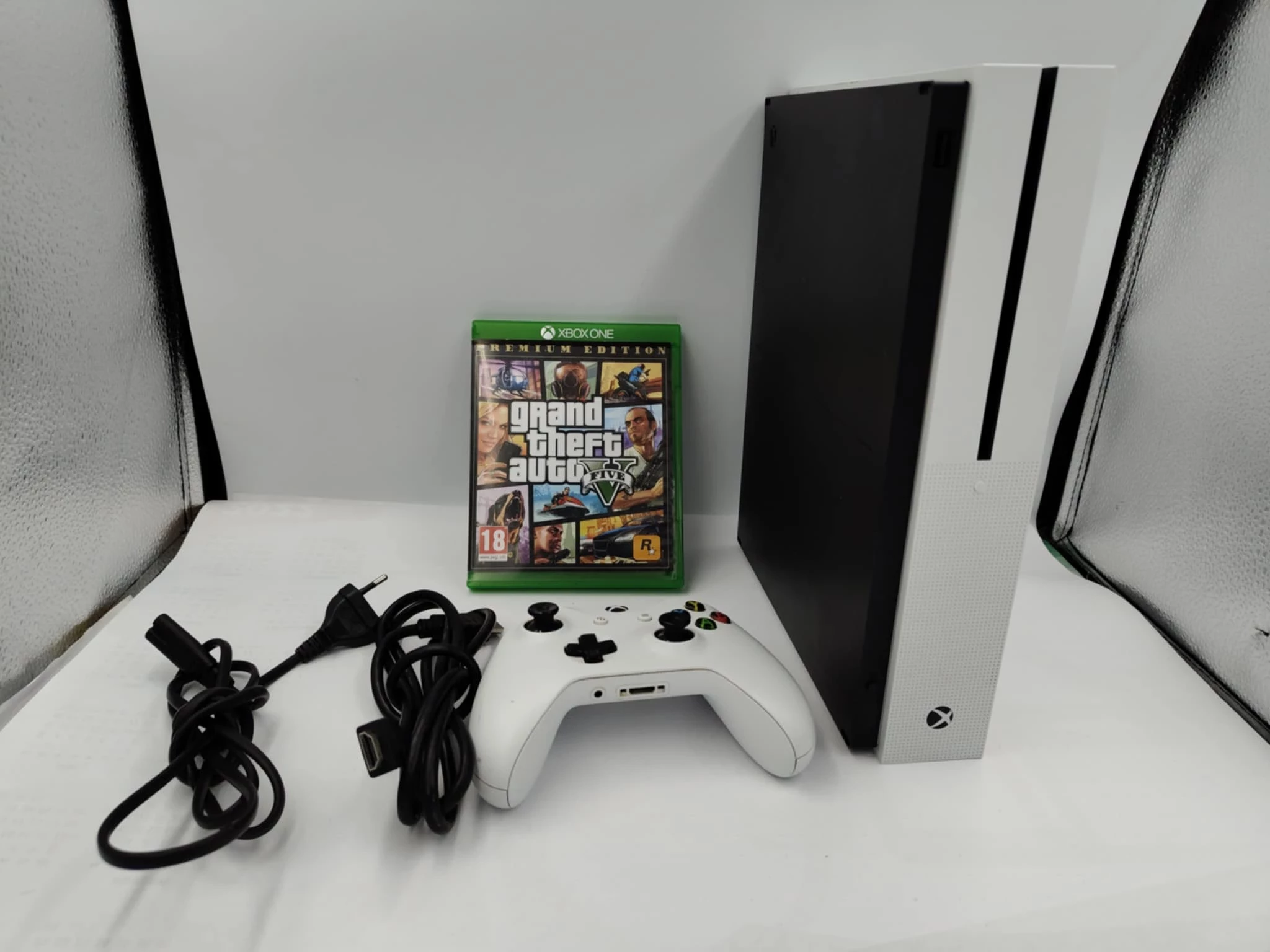 konsola-xbox-one-s-1681-500-gb-al-3-maja-4-ostrowiec-sw