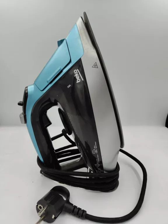 zelazko-przewodowe-beko-futureiron-sim-5124e-2400w-al-3-maja-4-ostrowiec-sw