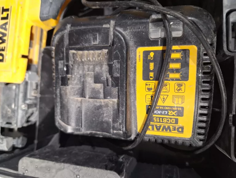 zestaw-dewolt-2-walizk-pilai-dws52018v-wkretarka-dcf6202dws520-ean-gtin-5035048617434