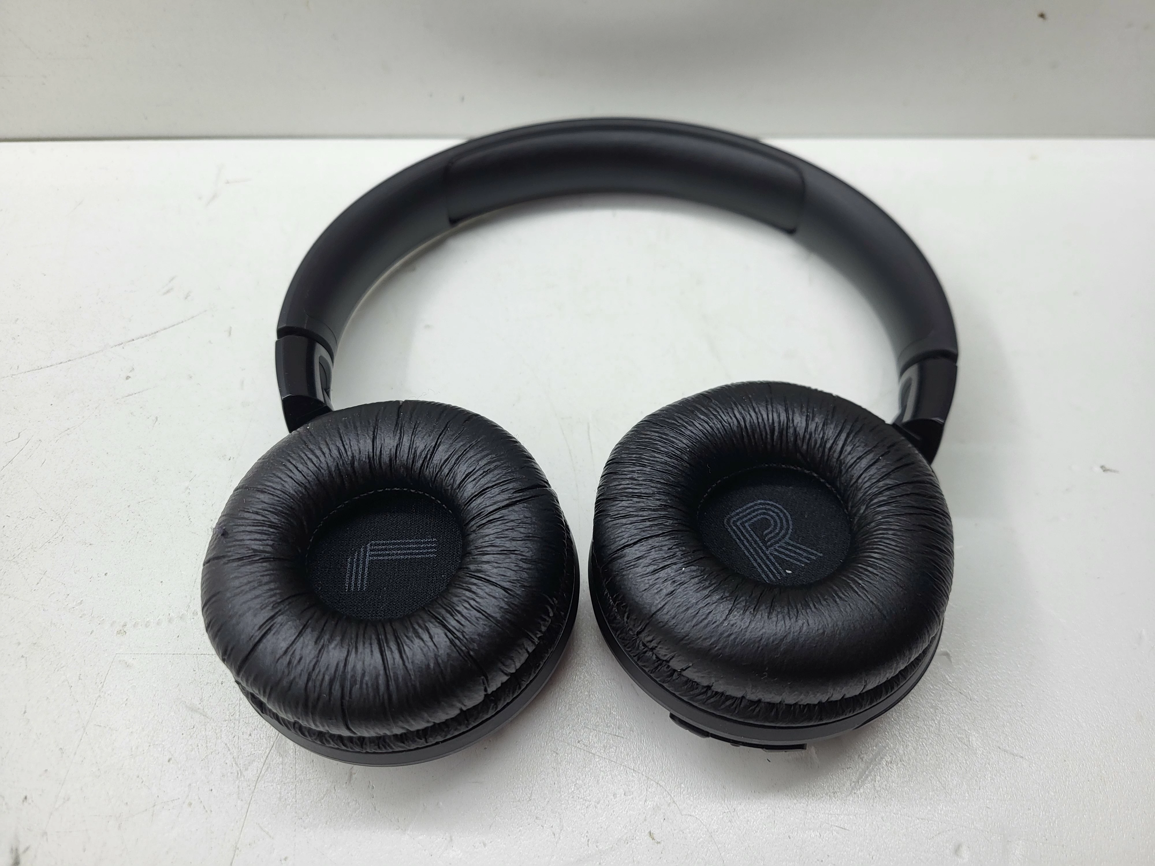 nauszne-sluchawki-bezprzewodowe-jbl-tune-525bt-kod-producenta-t525btwht