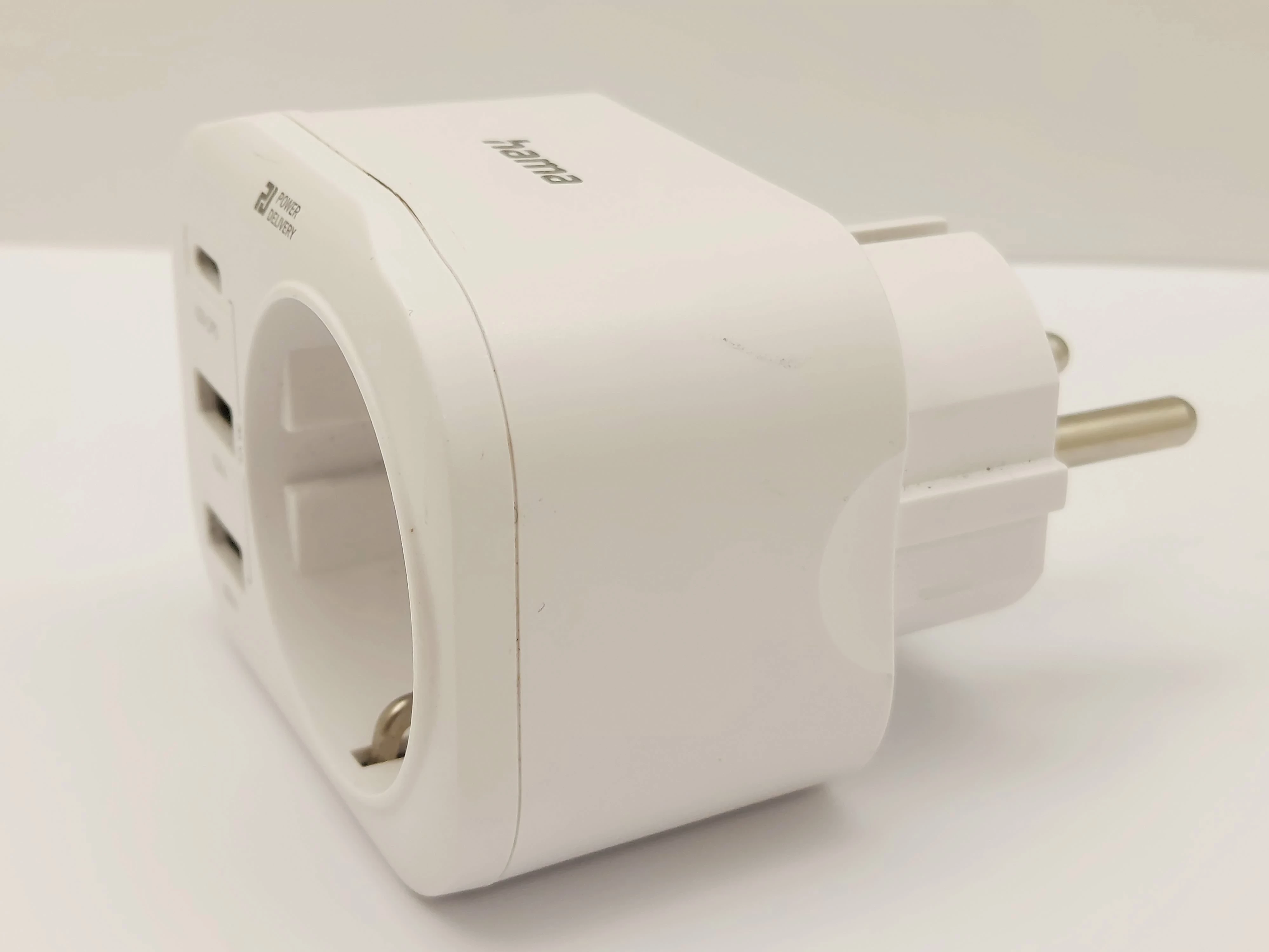 gniazdo-elektryczne-ladowarka-hama-00223342-usb-c-pdx1-usb-a-x2-20w-ean-gtin-4047443498359