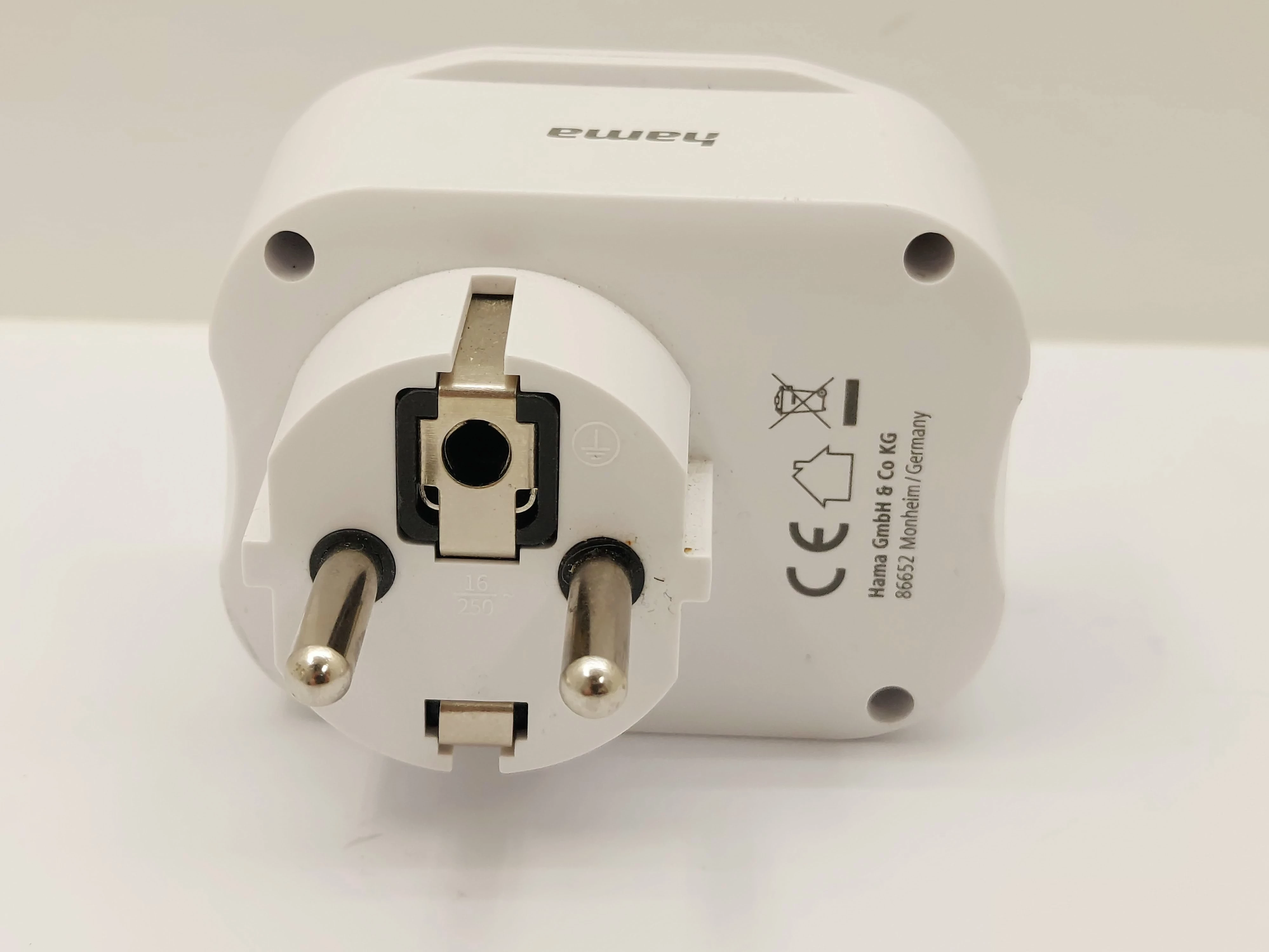 gniazdo-elektryczne-ladowarka-hama-00223342-usb-c-pdx1-usb-a-x2-20w-stan-11323-2