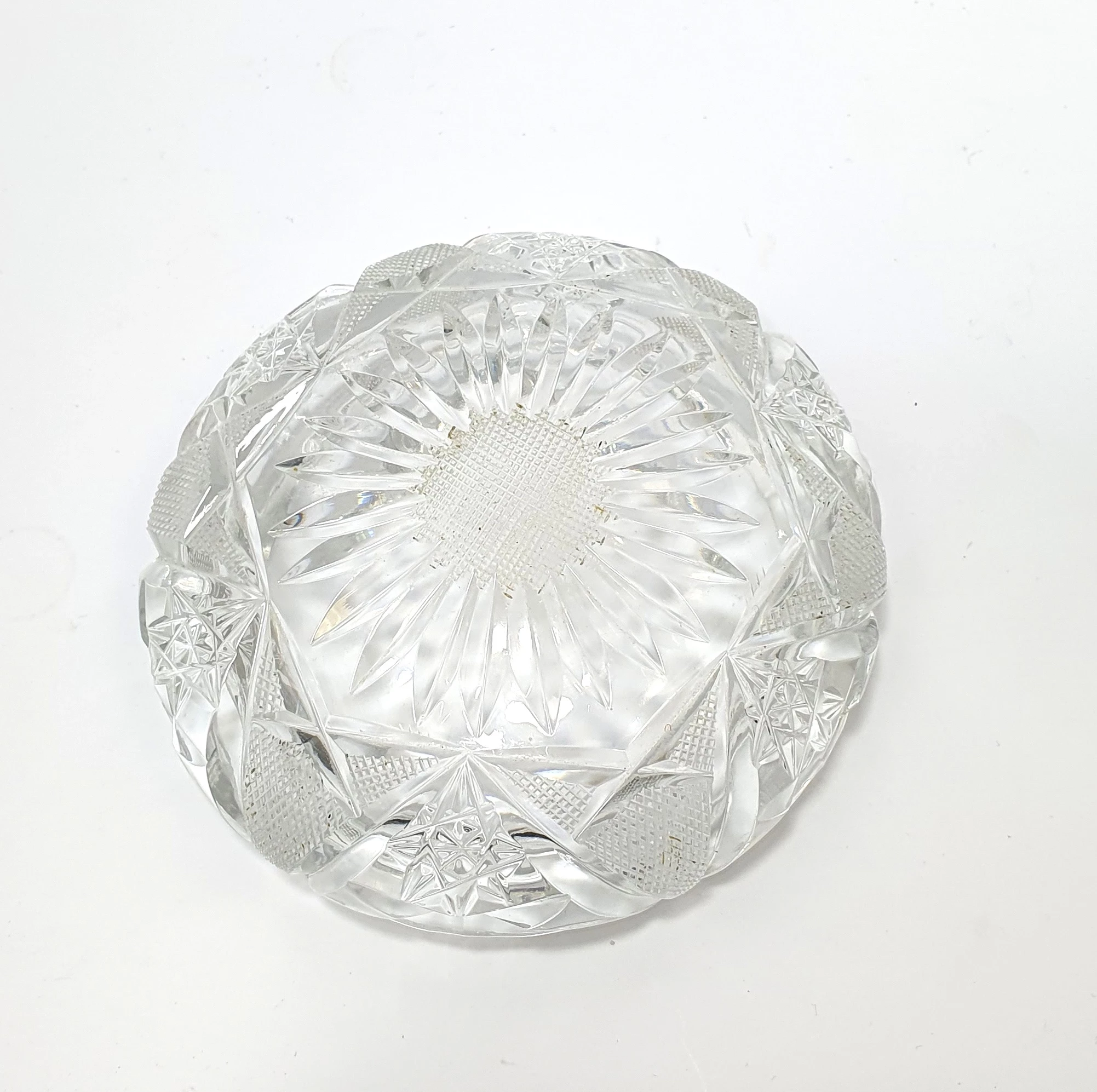 mala-krysztalowa-popielniczka-rynek-15-olesno-palladium