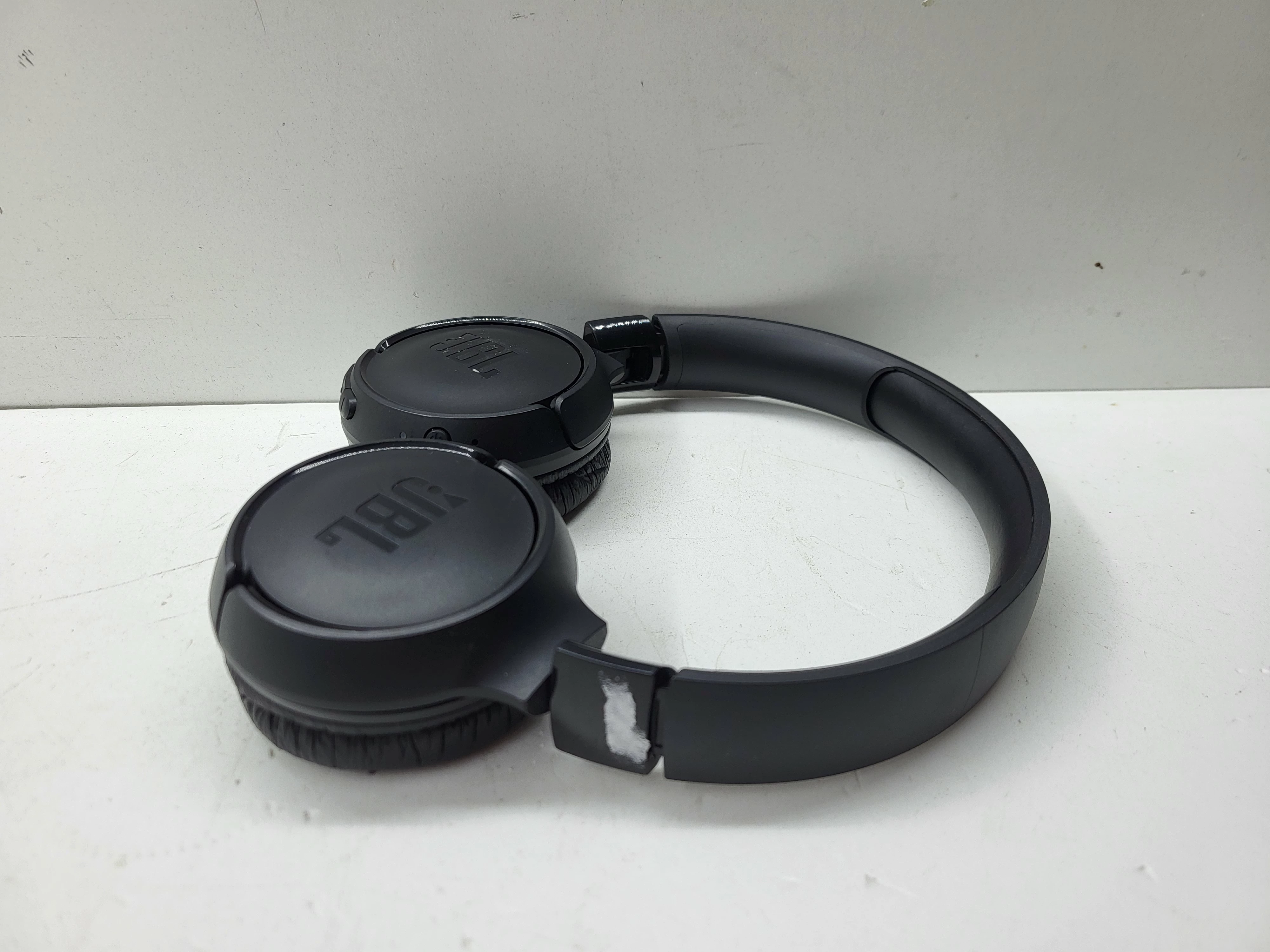 nauszne-sluchawki-bezprzewodowe-jbl-tune-525bt-transmisja-sygnalu-203713-217785