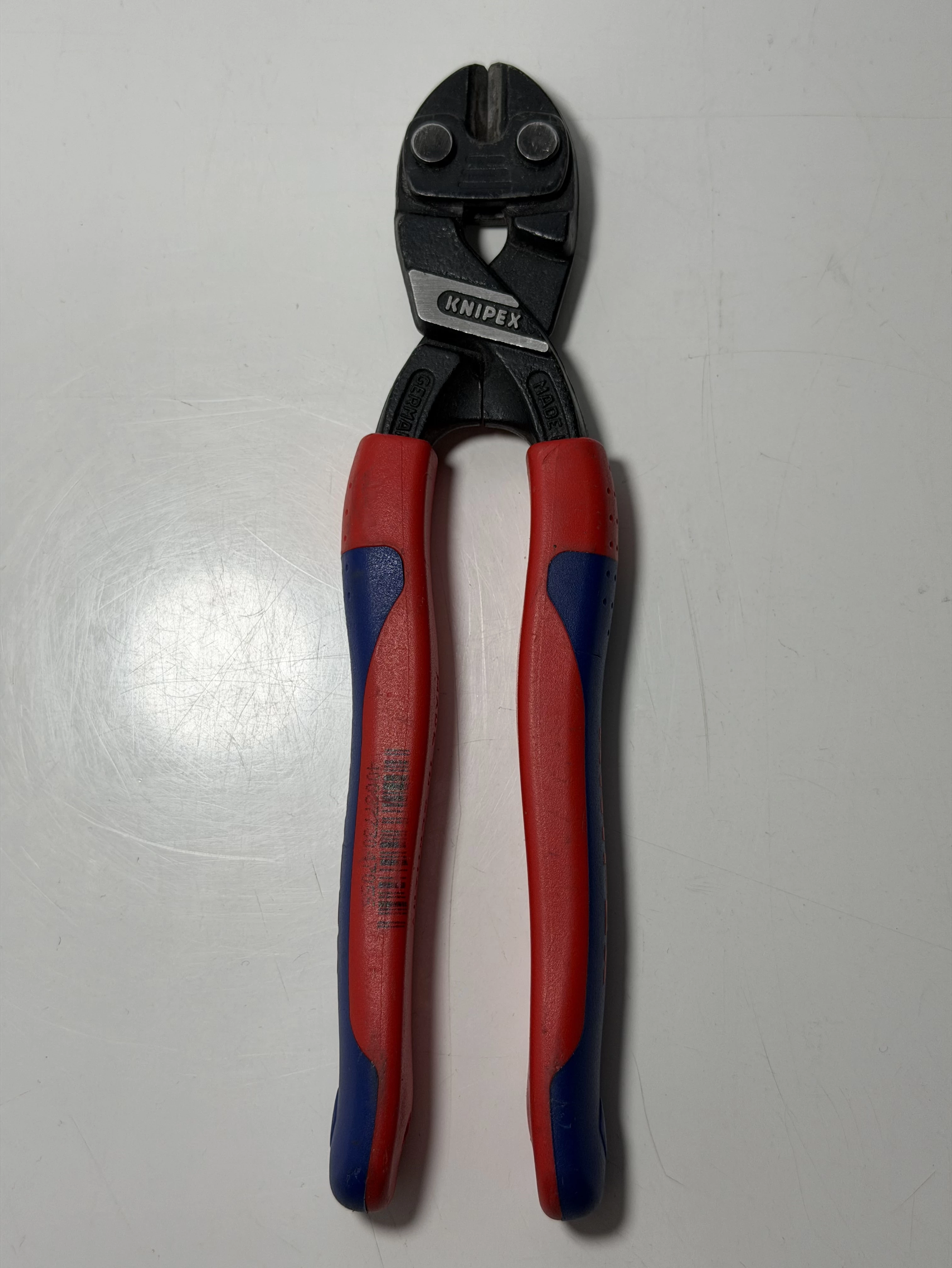 knipex-szczypce-tnace-przegubowe-armii-krajowej-38-tczew