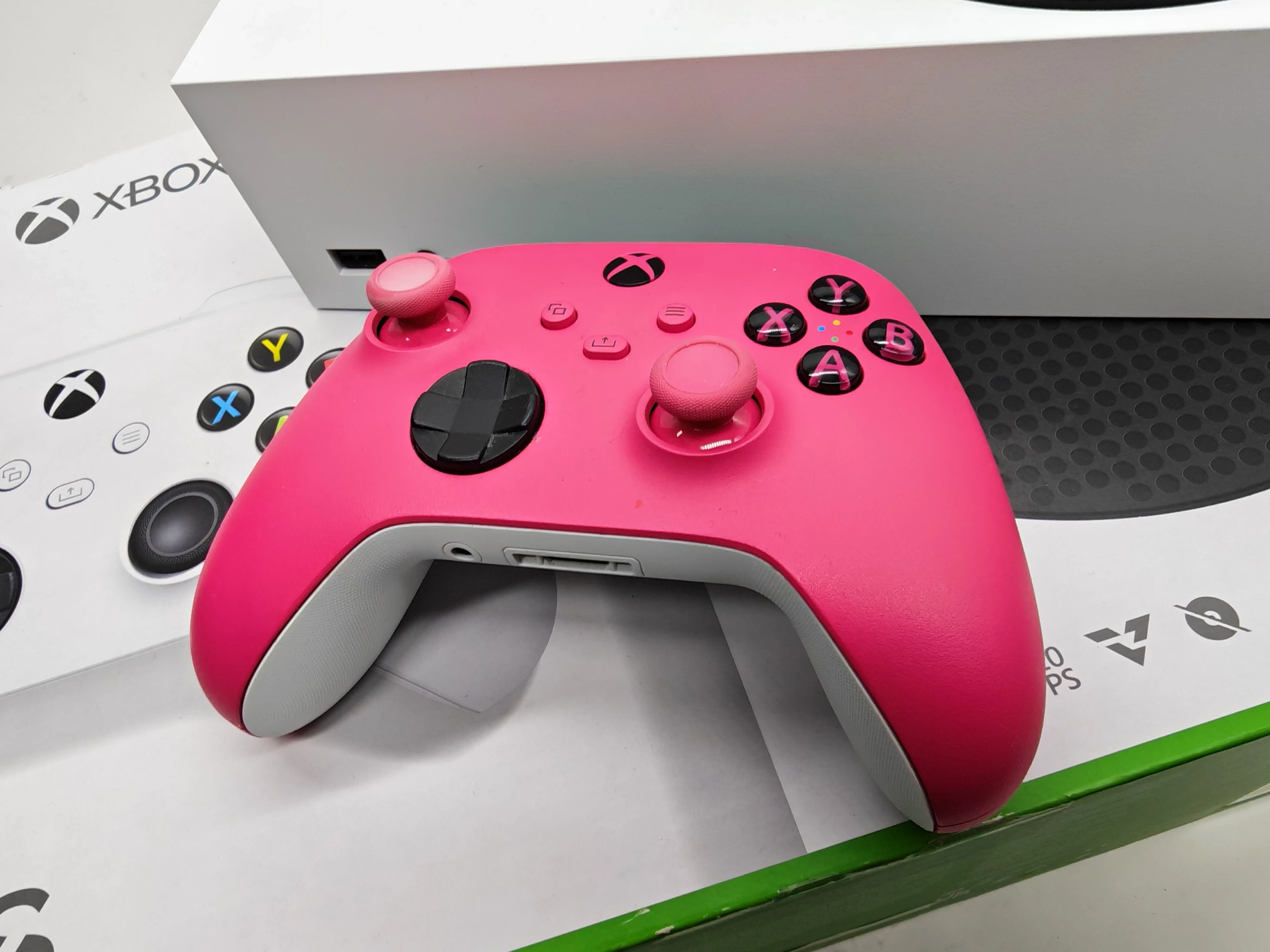 konsola-xbox-series-s-512gb-pad-rozowy-ean-gtin-196388205875