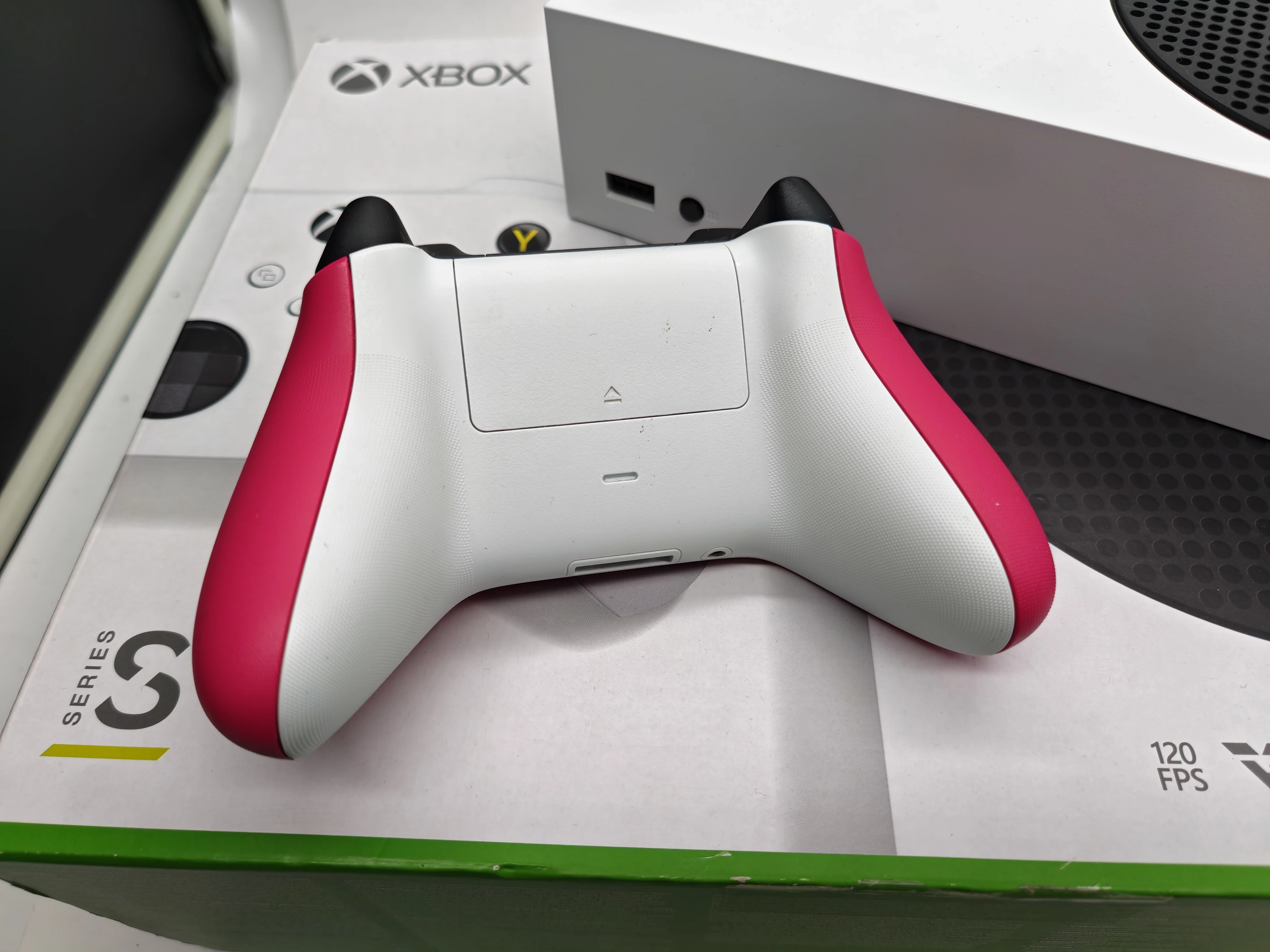 konsola-xbox-series-s-512gb-pad-rozowy-stan-11323-2