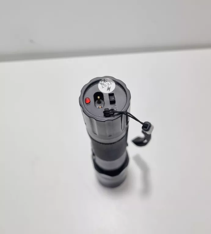 latarka-z-paralizatorem-police-ean-gtin-5900201945818